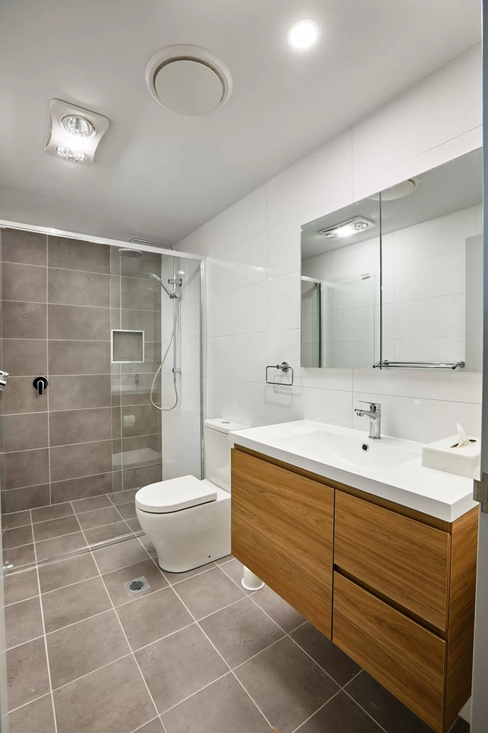 Shower in East Maitland Executive Apartments