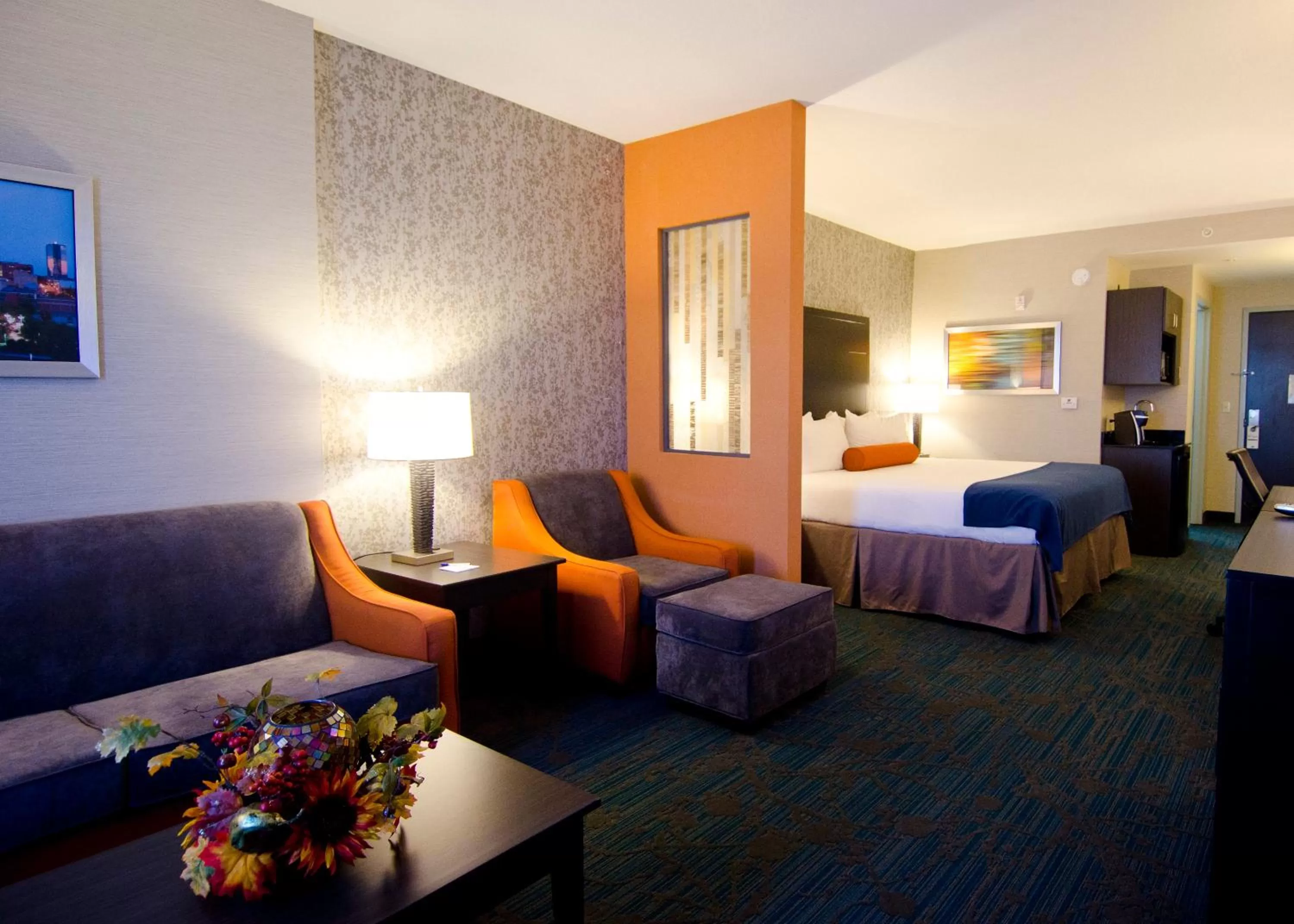 Bedroom, Bed in Holiday Inn Express Hotel & Suites Knoxville by IHG
