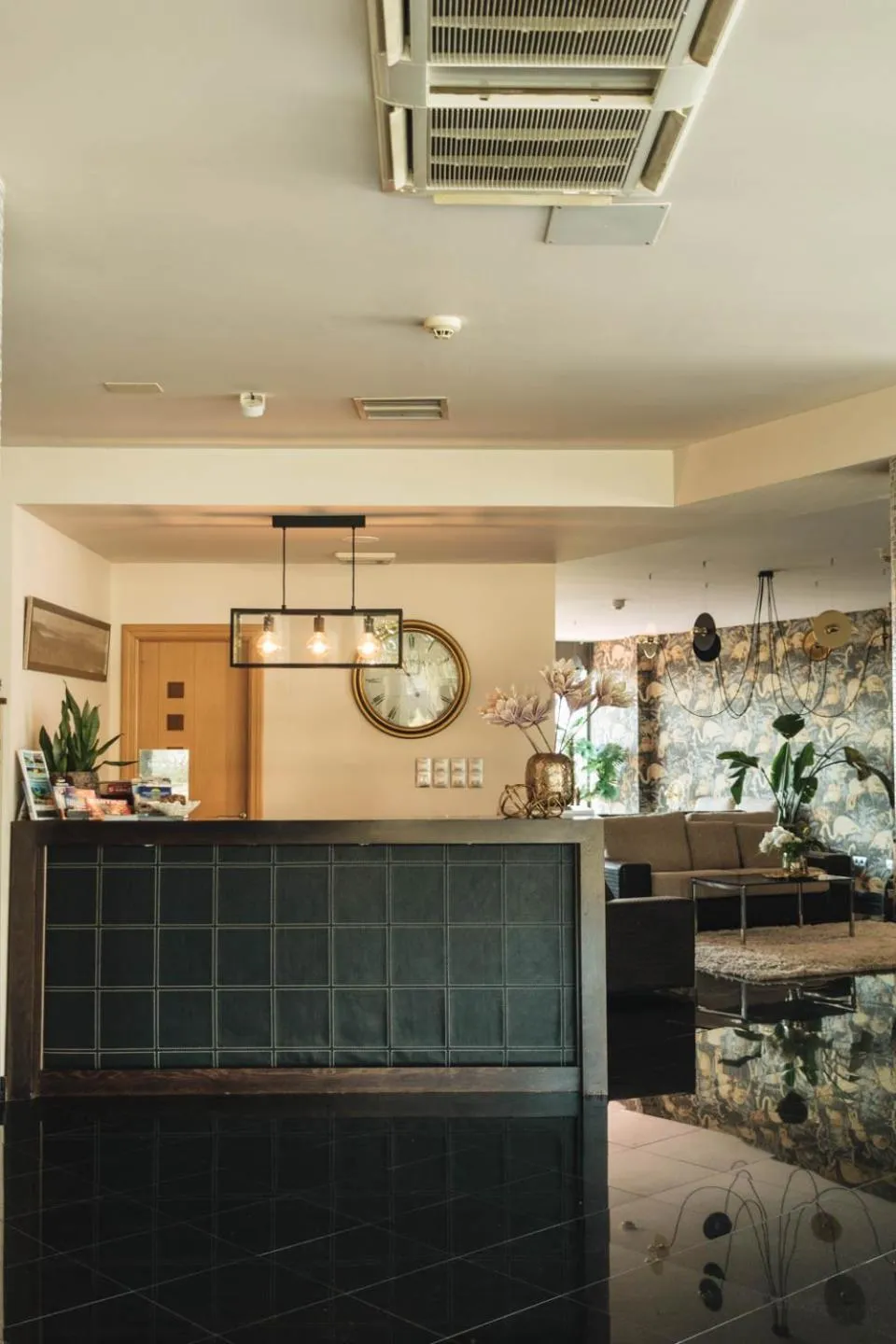 Lobby or reception in Peregrina Hotel