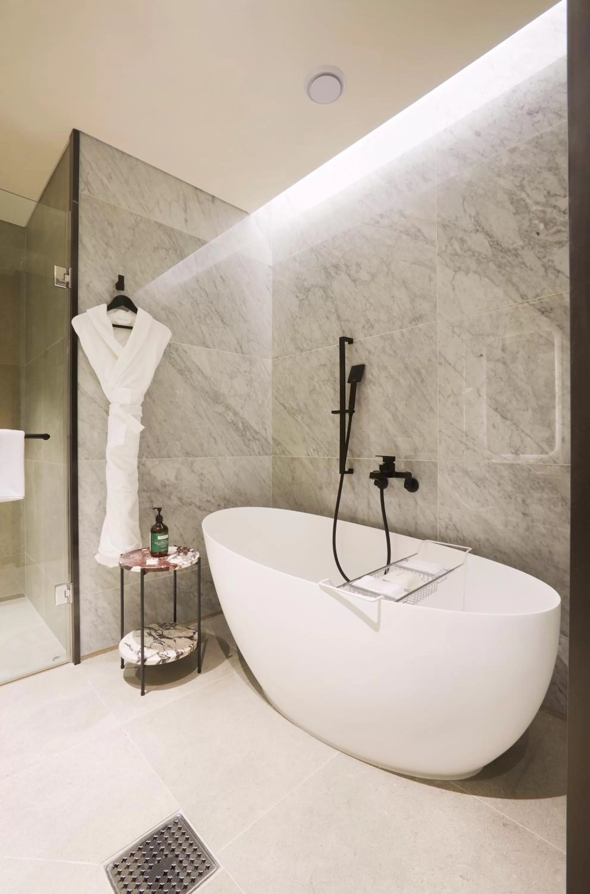 Bathroom in voco Seoul Gangnam by IHG