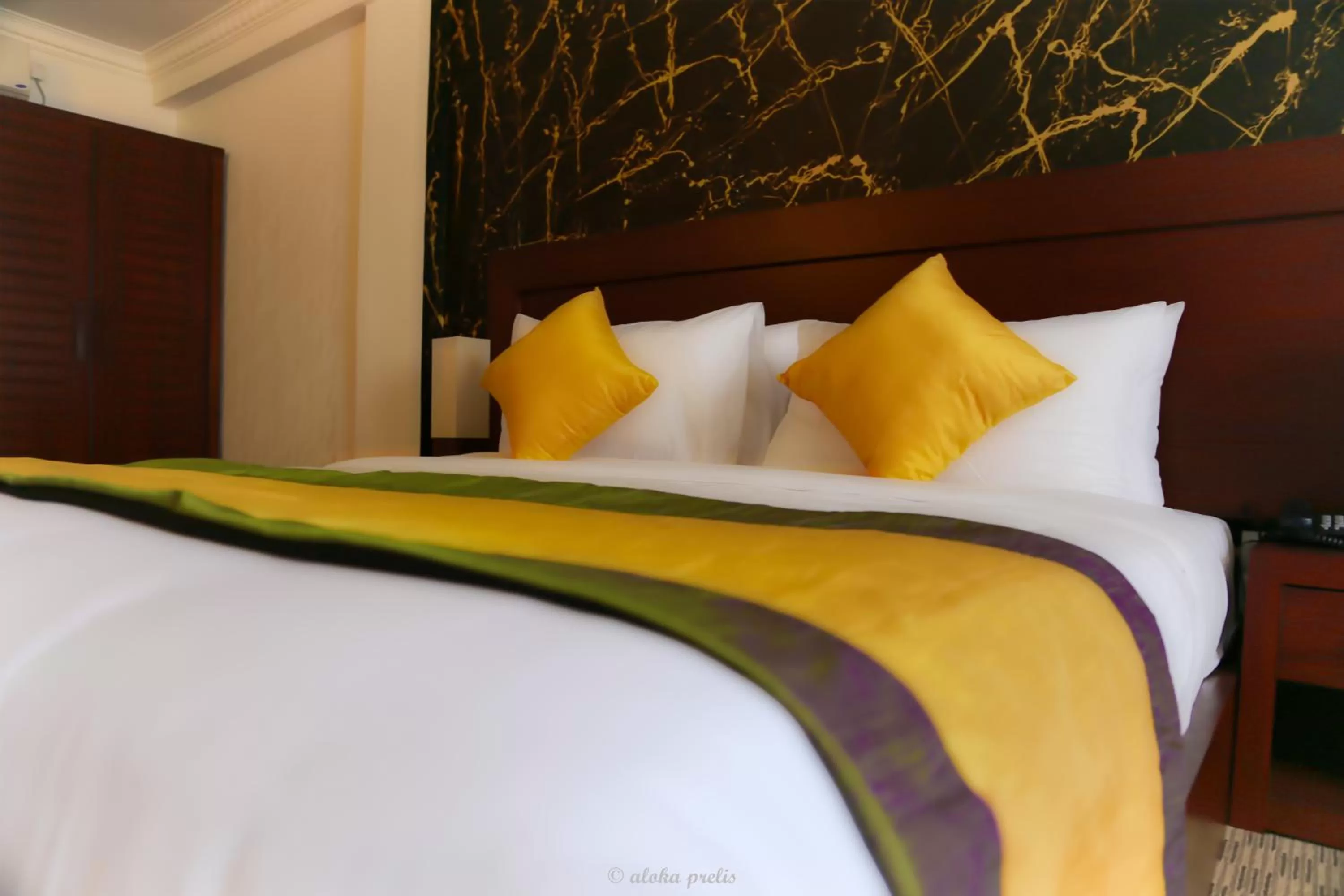 Bedroom, Bed in Ceylon City Hotel,Colombo