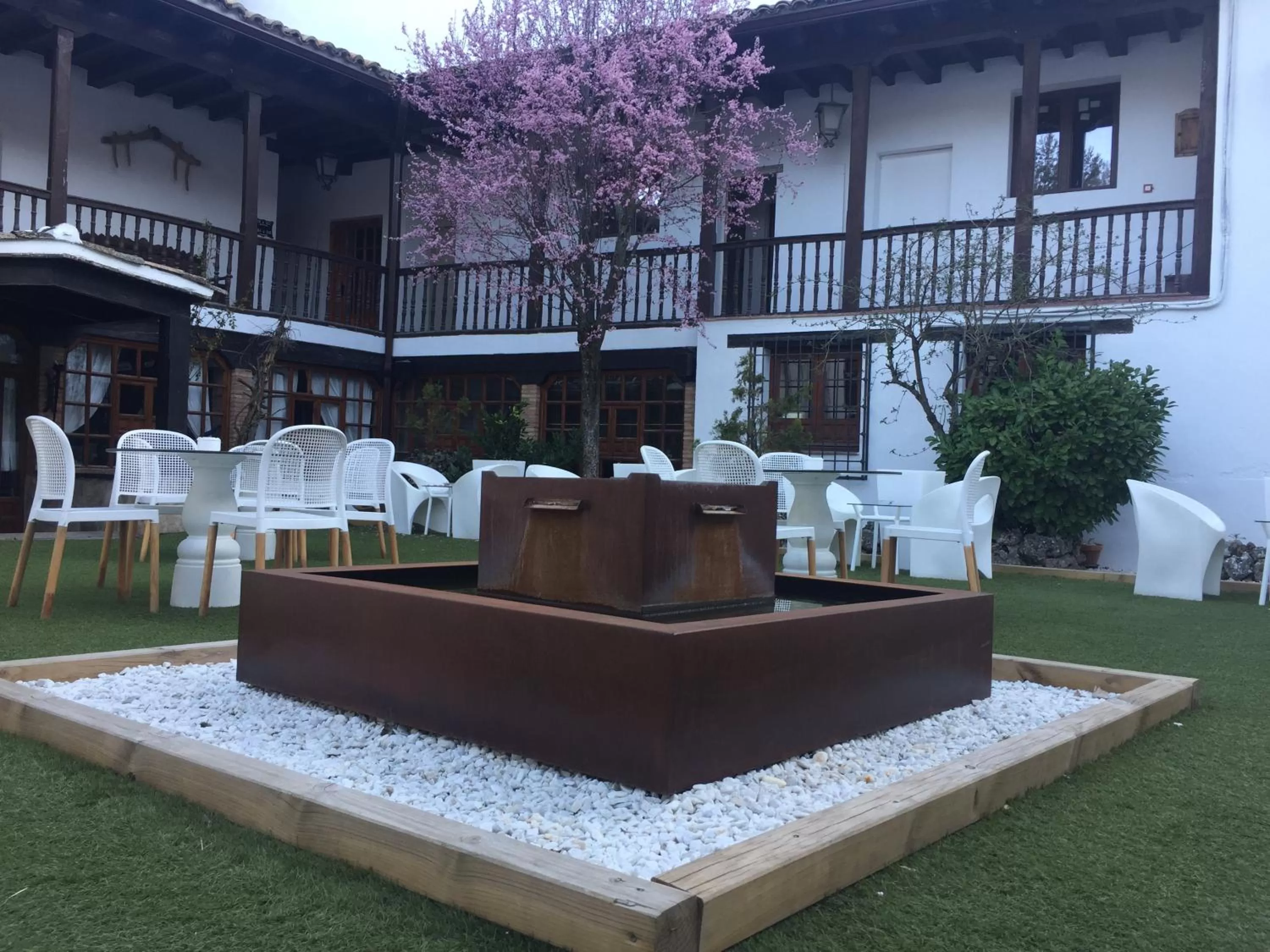 Patio in Hotel Resort Cueva del Fraile