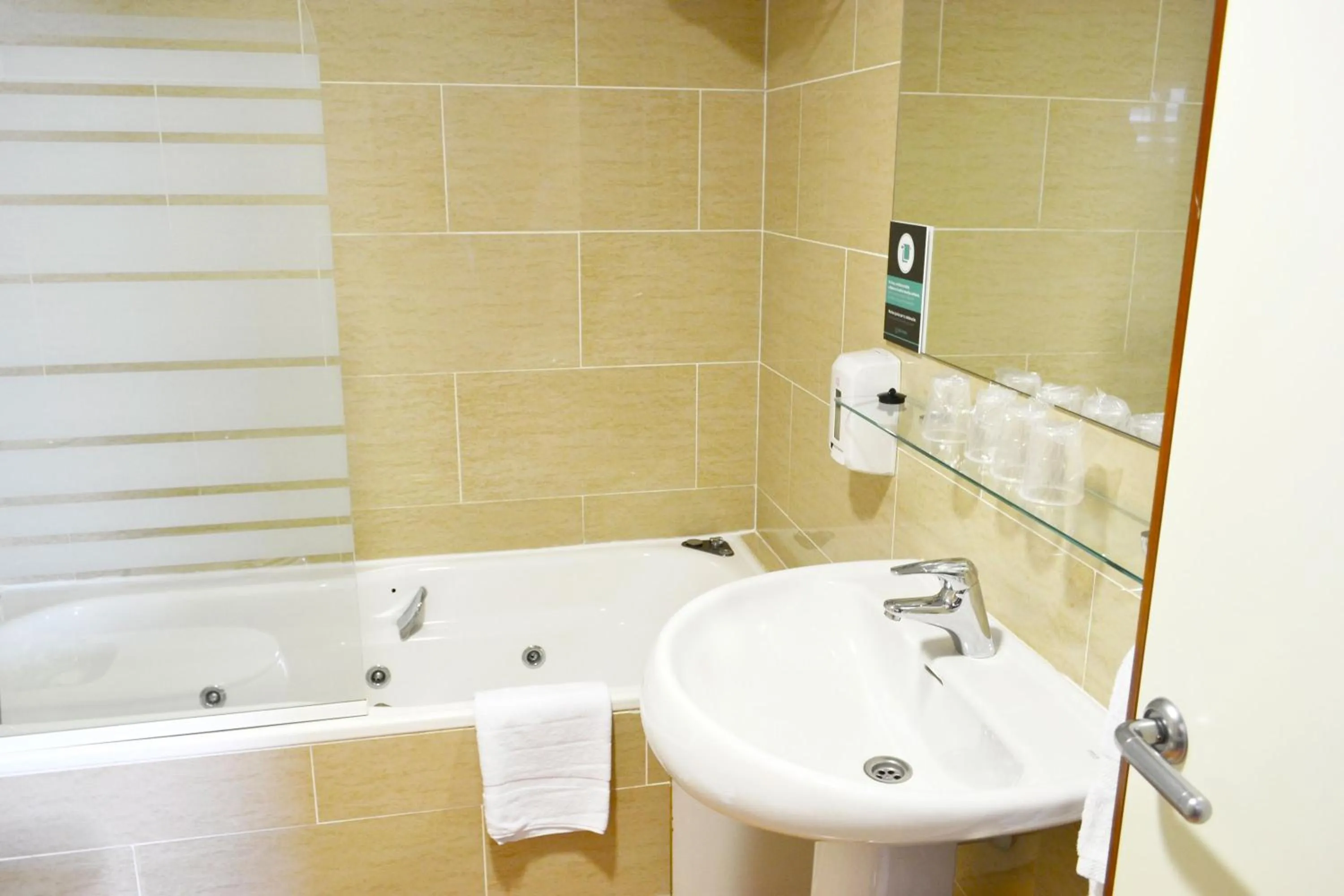 Bathroom in Hotel Alda Ciudad de Soria