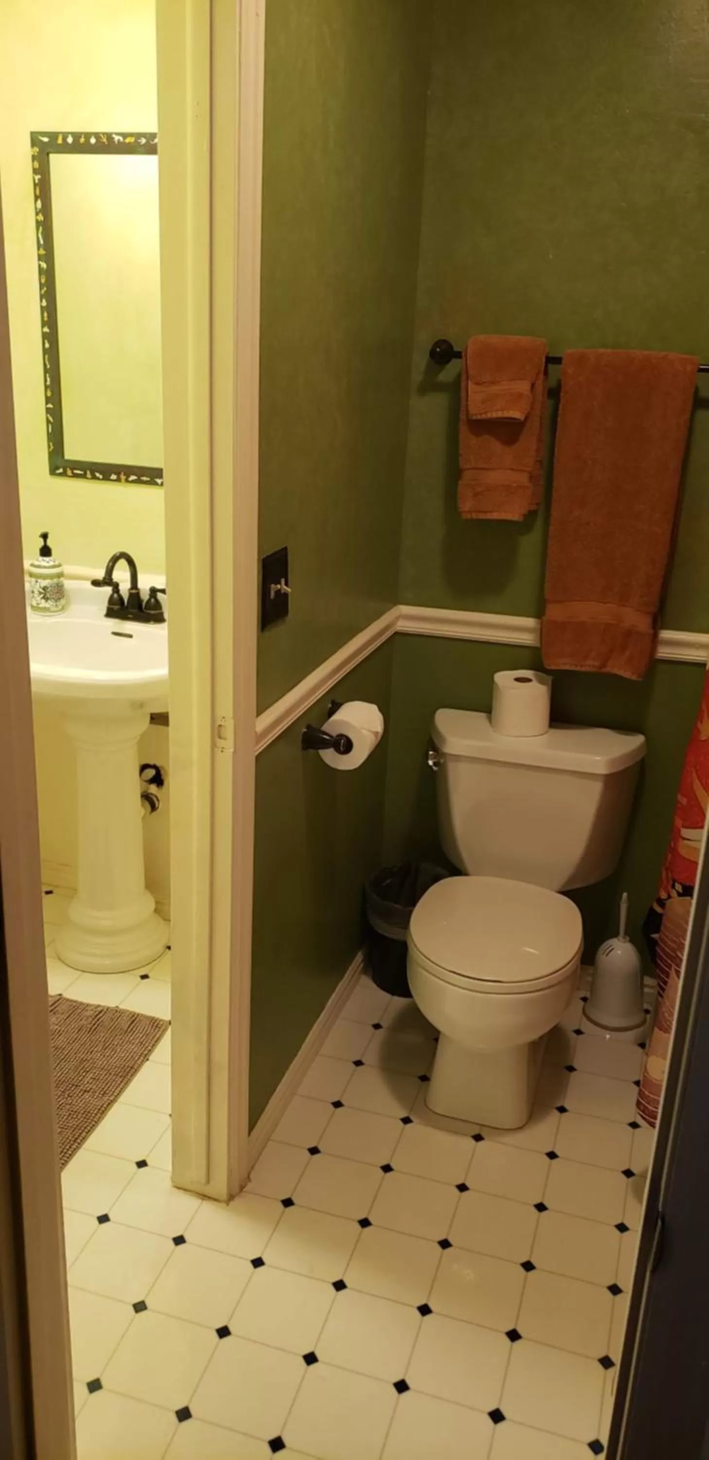 Bath in 2 Cranes Inn - Zion