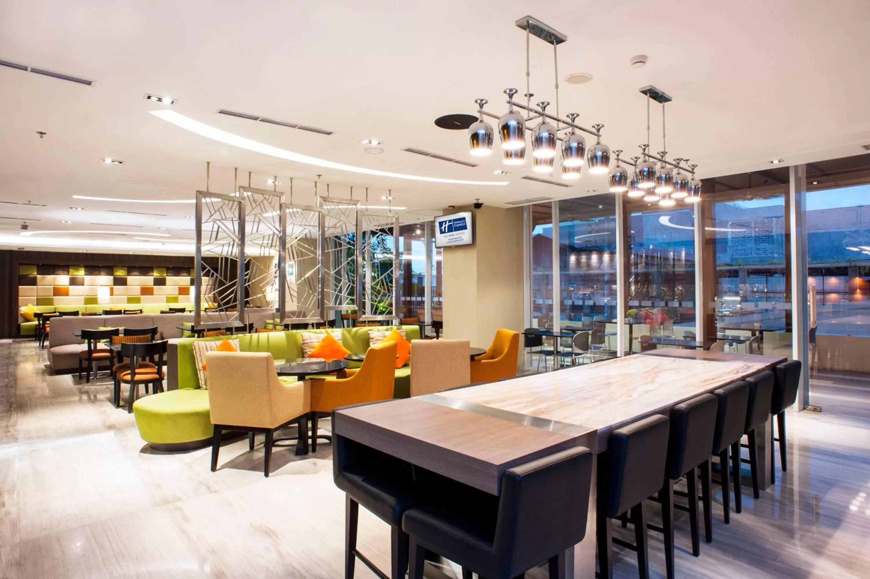 Restaurant/places to eat in Holiday Inn Express Surabaya CenterPoint by IHG