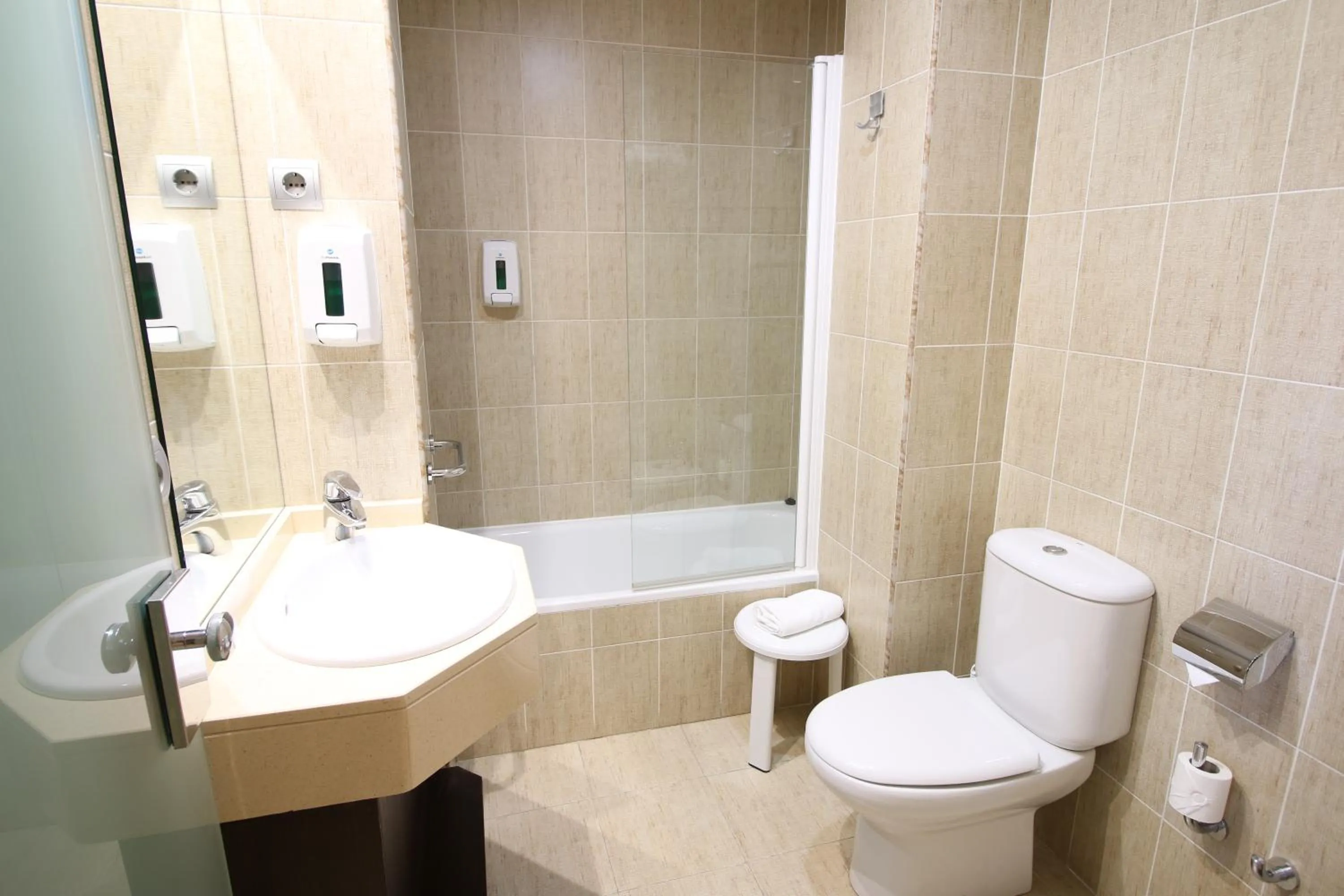 Bathroom in Hotel Alda Cardeña