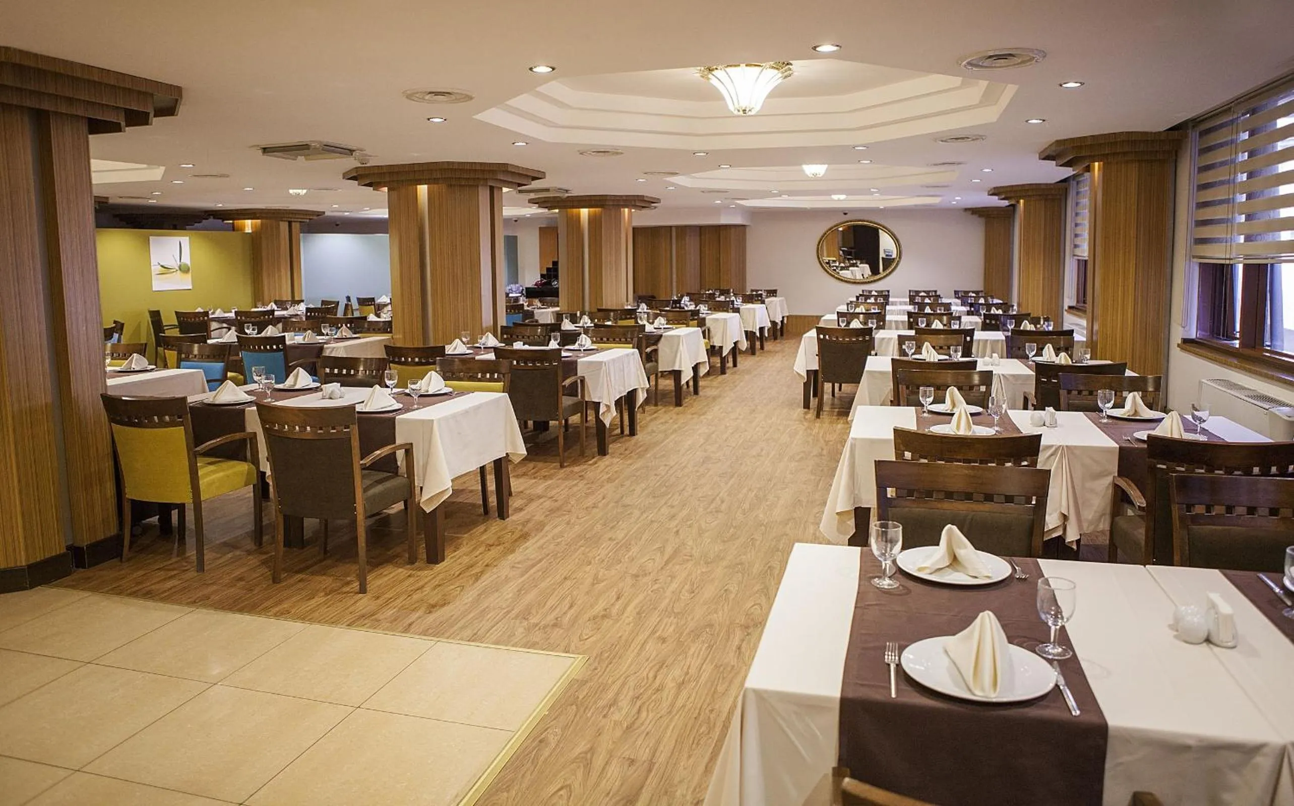 Restaurant/places to eat in Bilek Istanbul Hotel