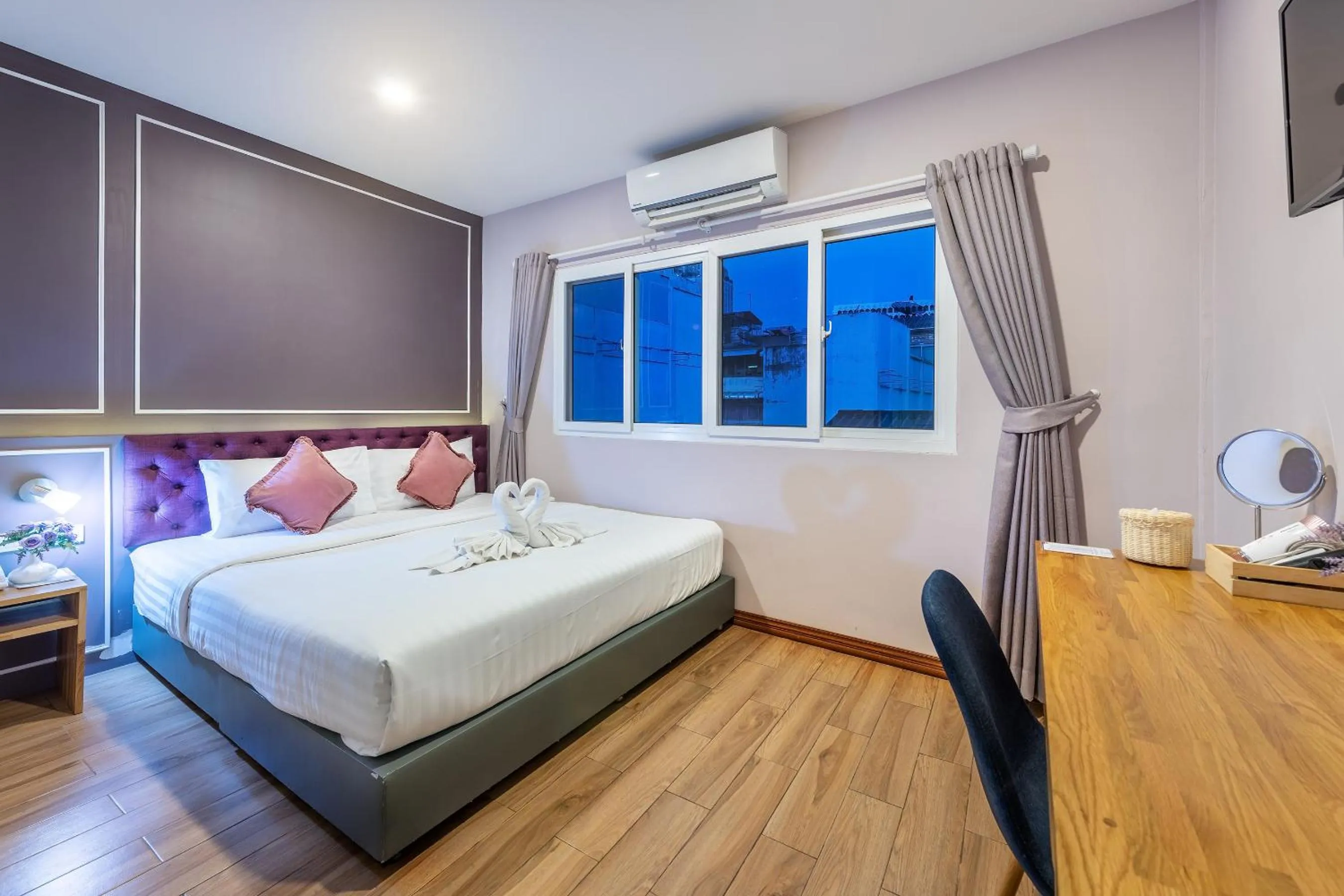 Bedroom, Bed in De Lavender Bangkok Hotel