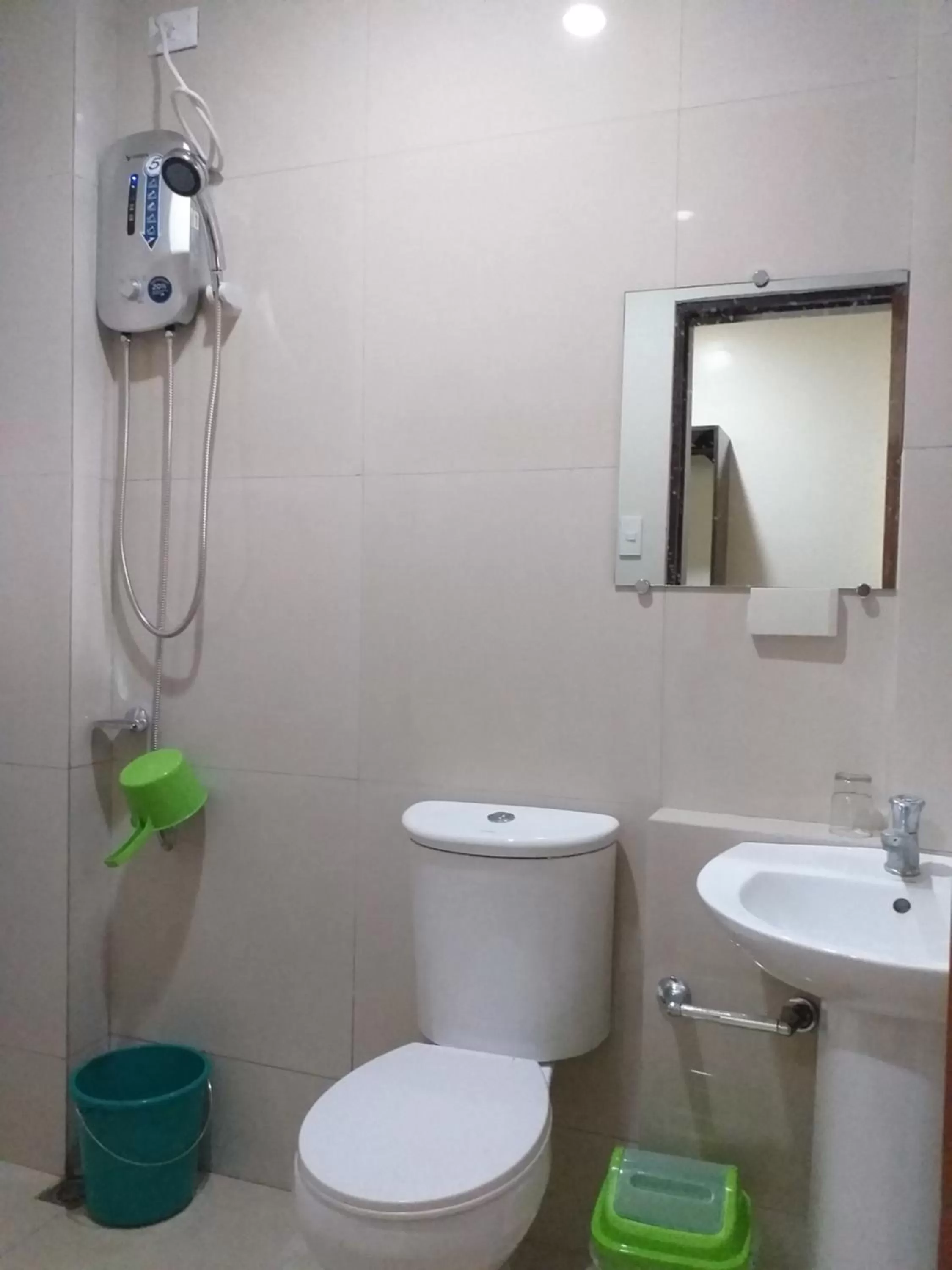 Bathroom in Devayn's Inn