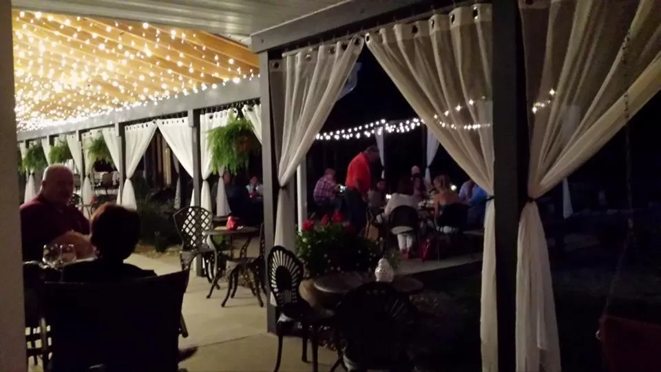 Restaurant/Places to Eat in The Inn at Deer Creek Winery