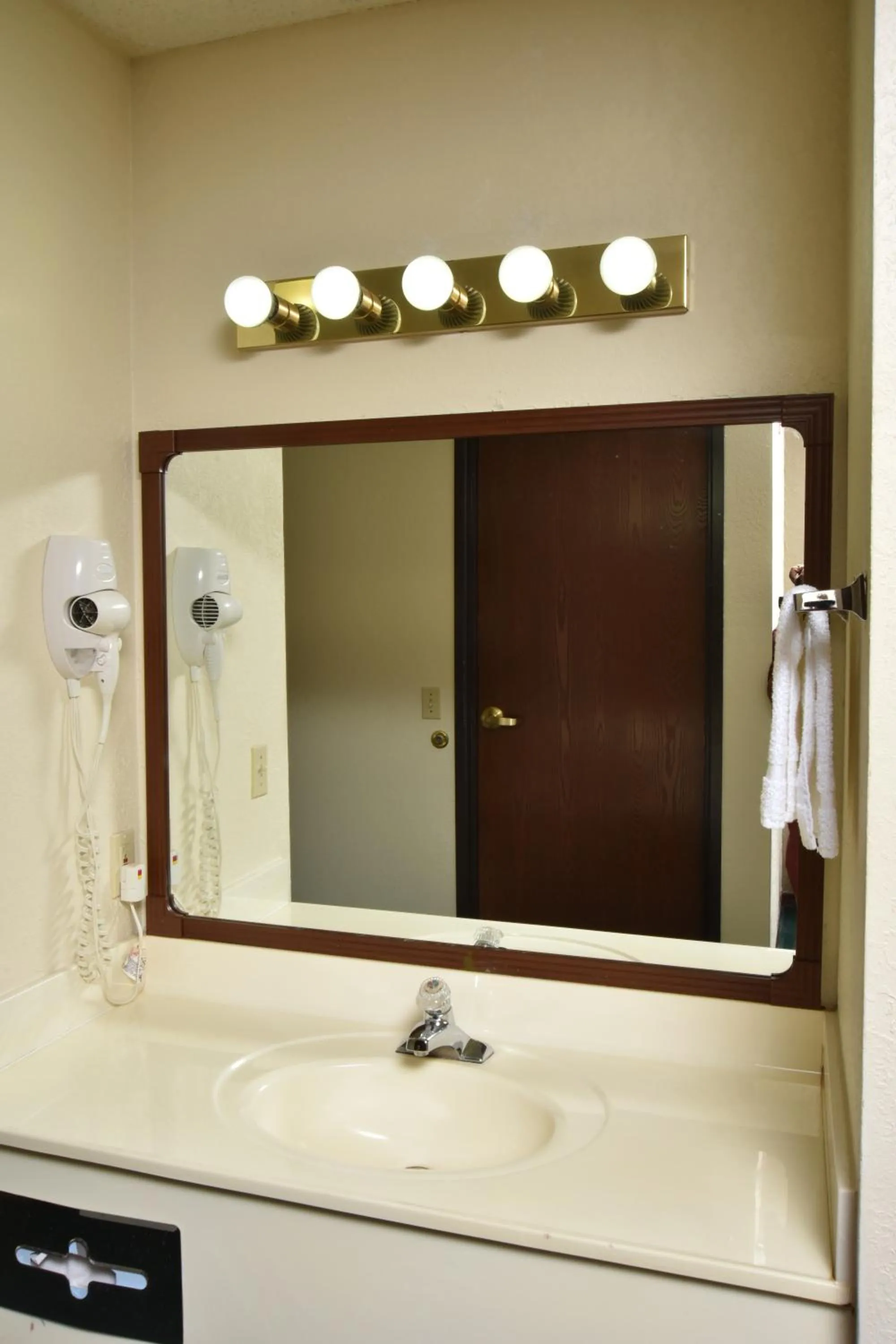 Bathroom in Super 8 by Wyndham Springfield-Battlefield