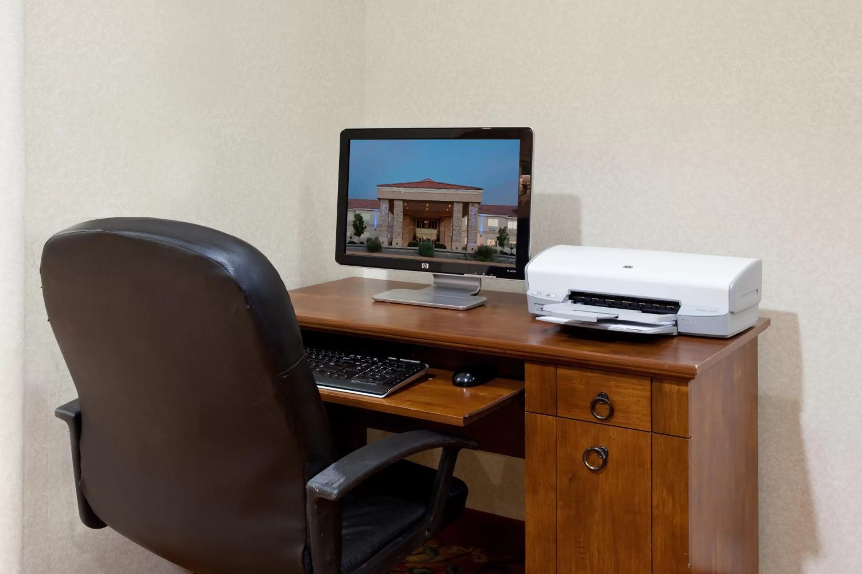 Business facilities in Baymont by Wyndham Belen NM