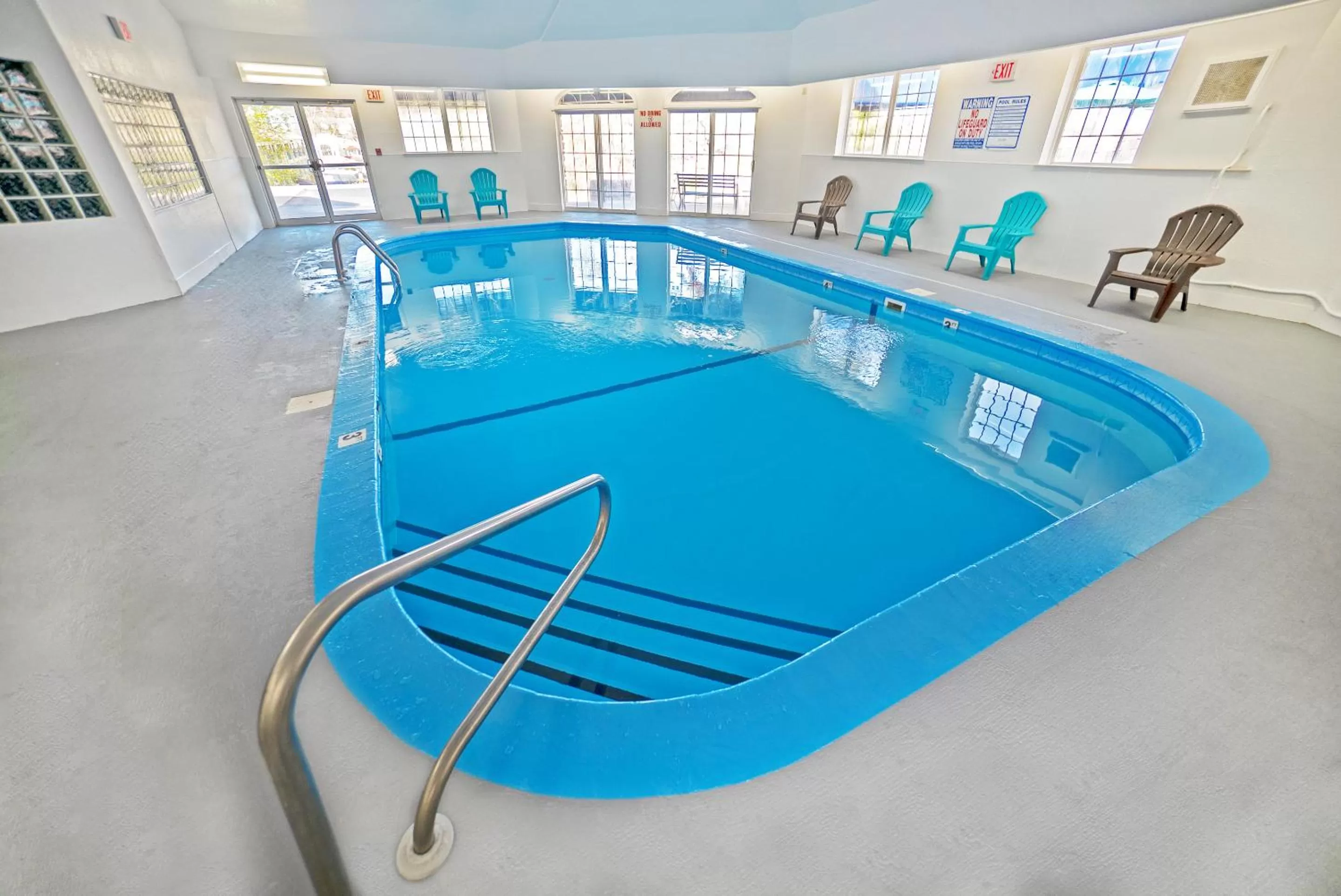 Swimming pool in The Stone Castle Hotel & Conference Center