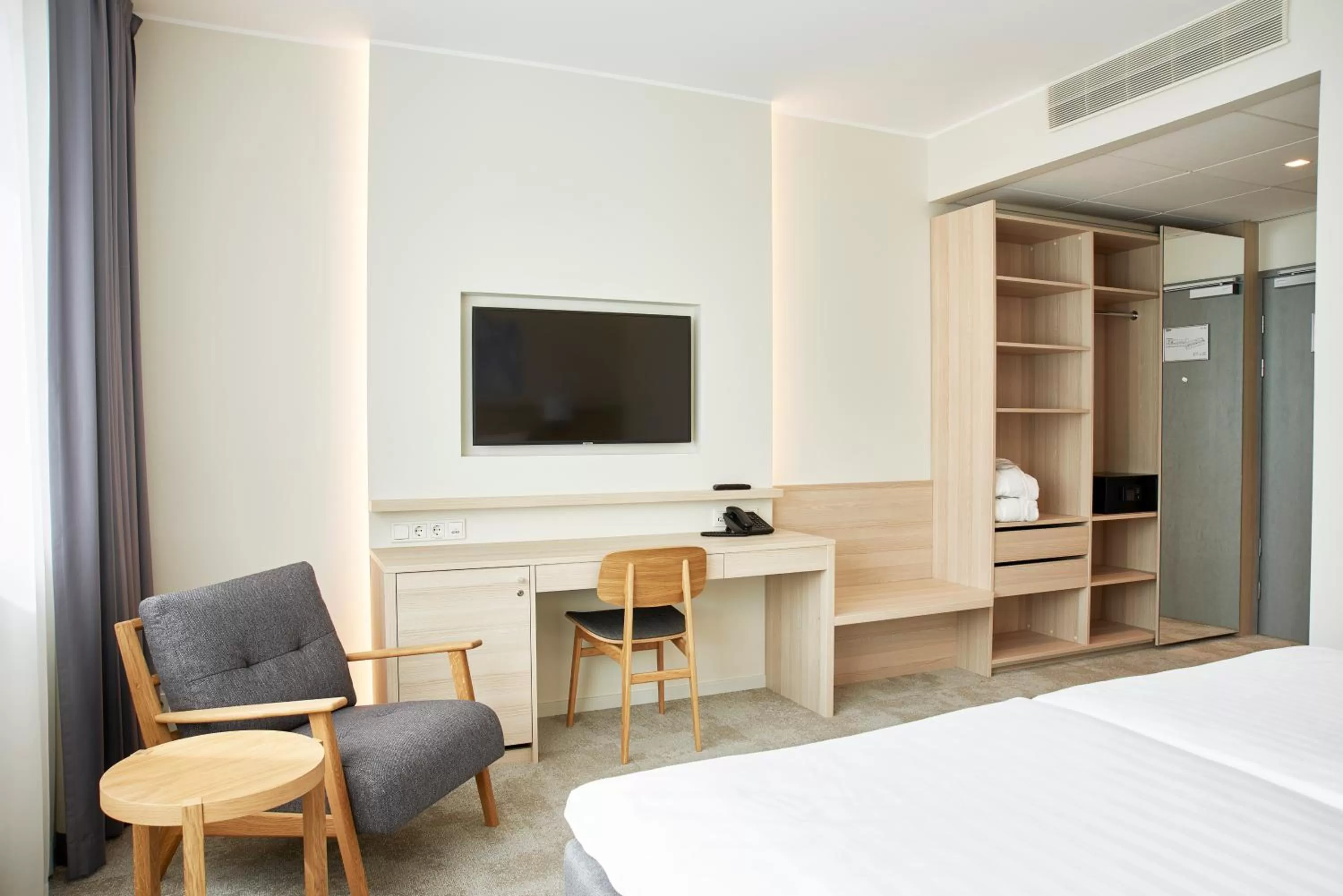 TV and multimedia, Bed in Tallink Spa & Conference Hotel