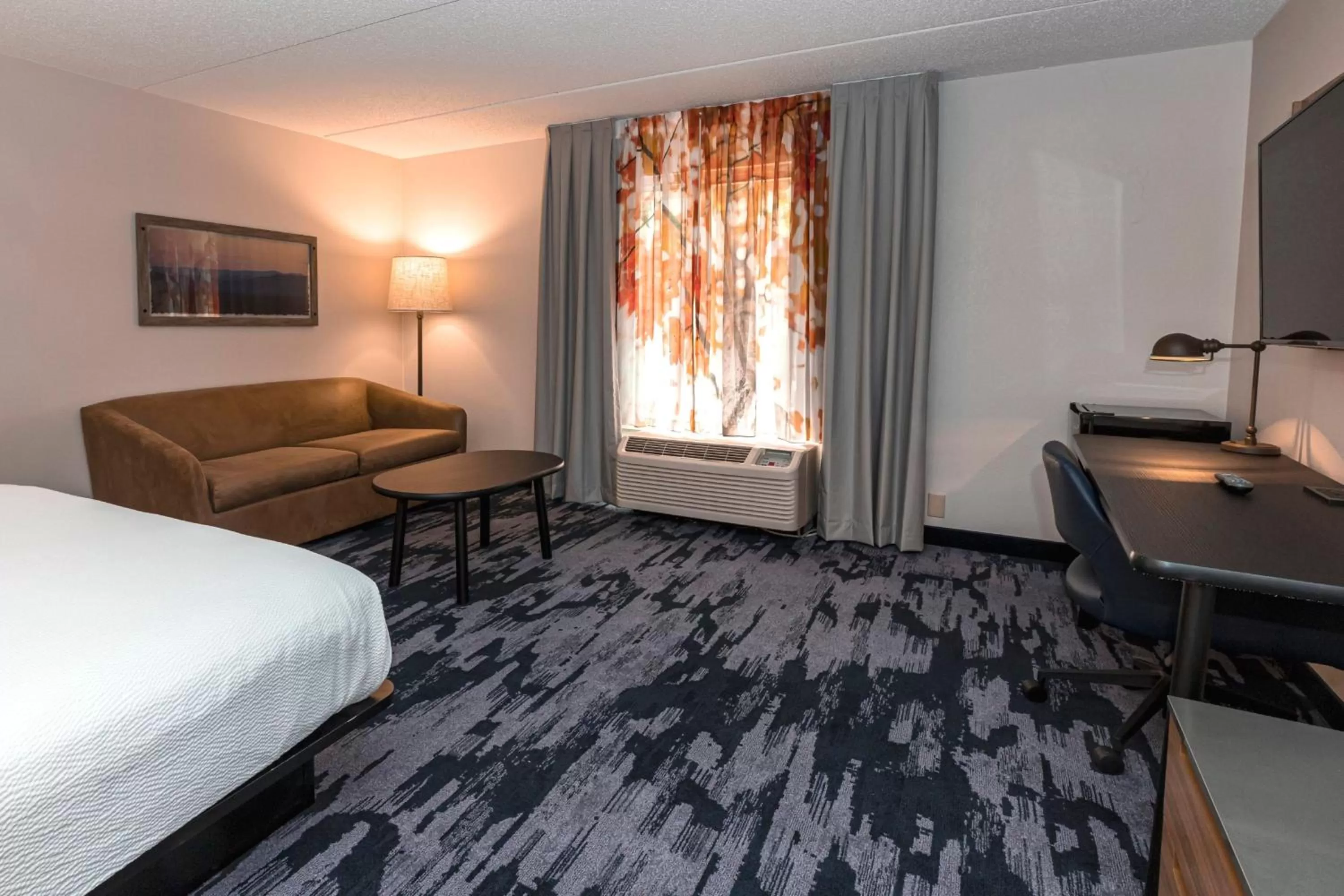 Photo of the whole room, Bed in Fairfield Inn by Marriott Evansville West