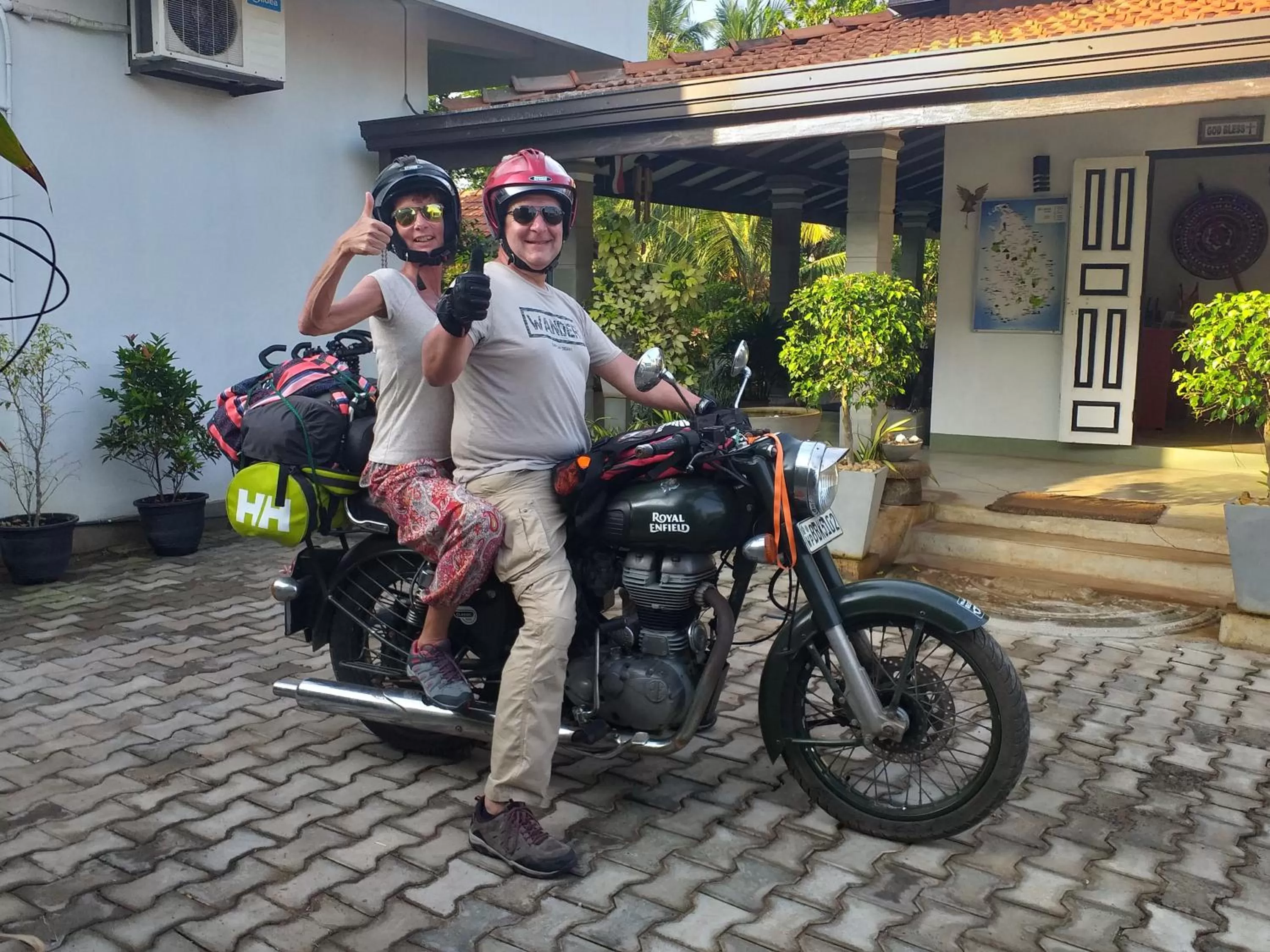 People in Green Wood Villa Negombo