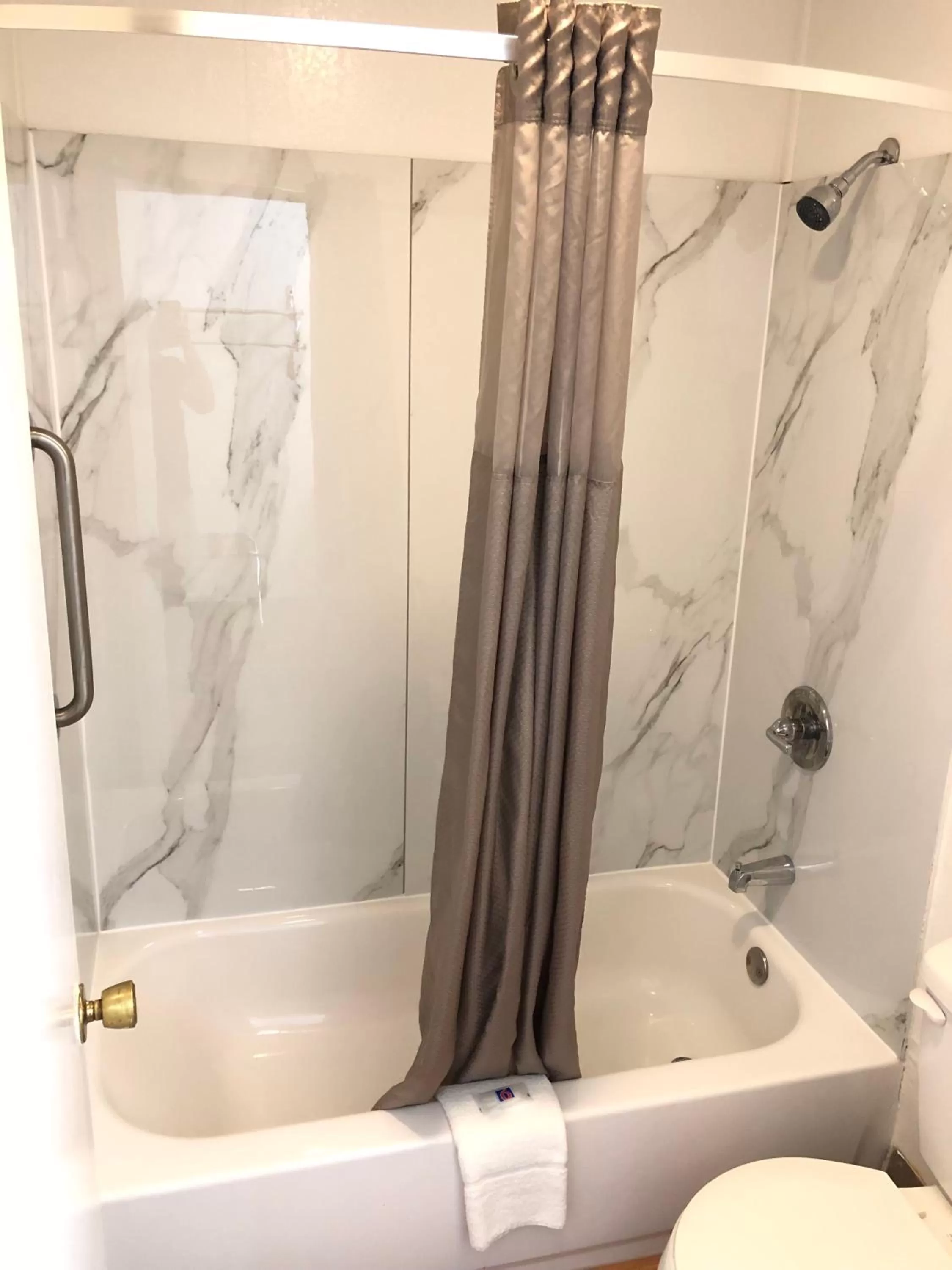 Bathroom in Motel 6-Parkersburg, WV