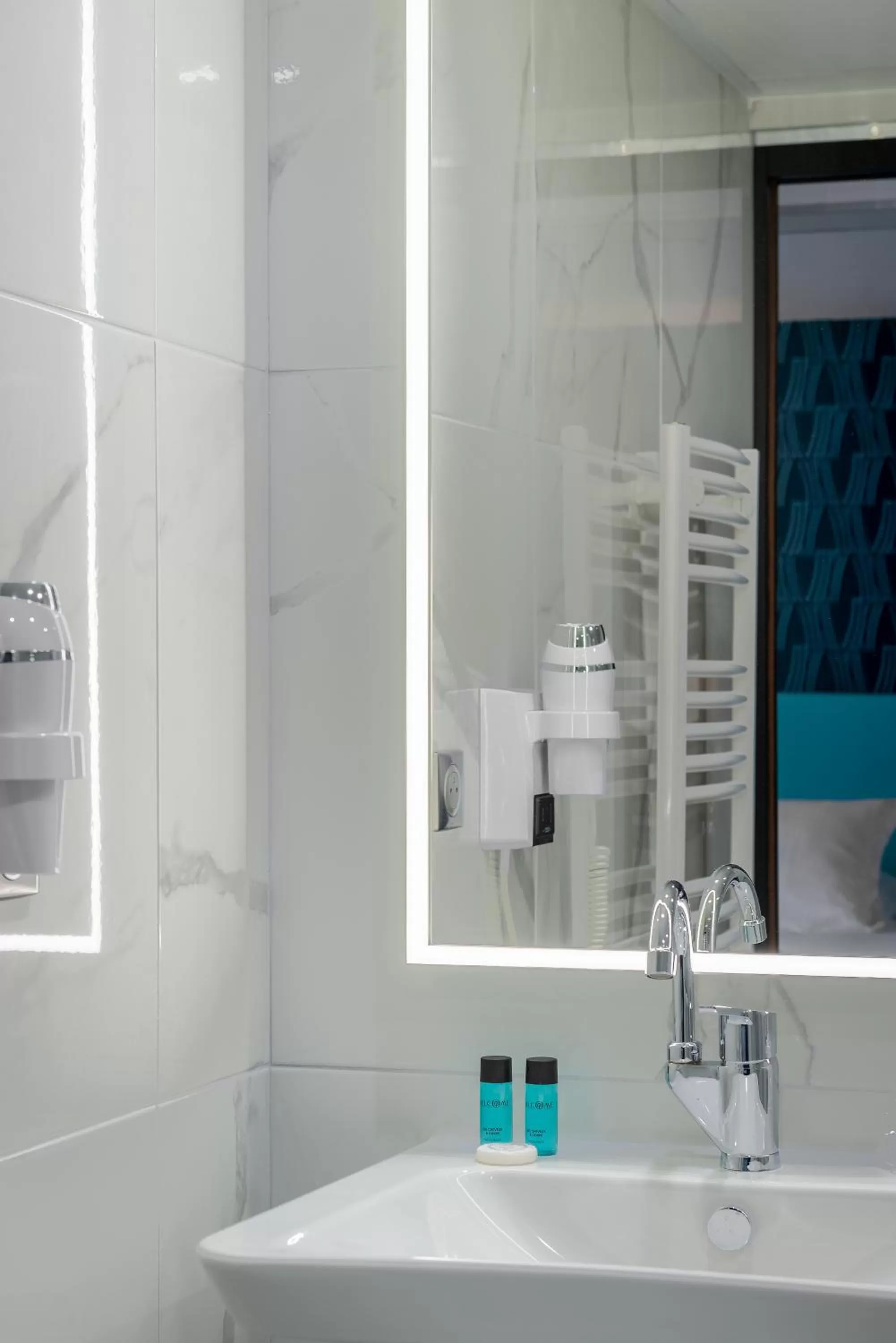 Bathroom in Zenith Hotel Caen