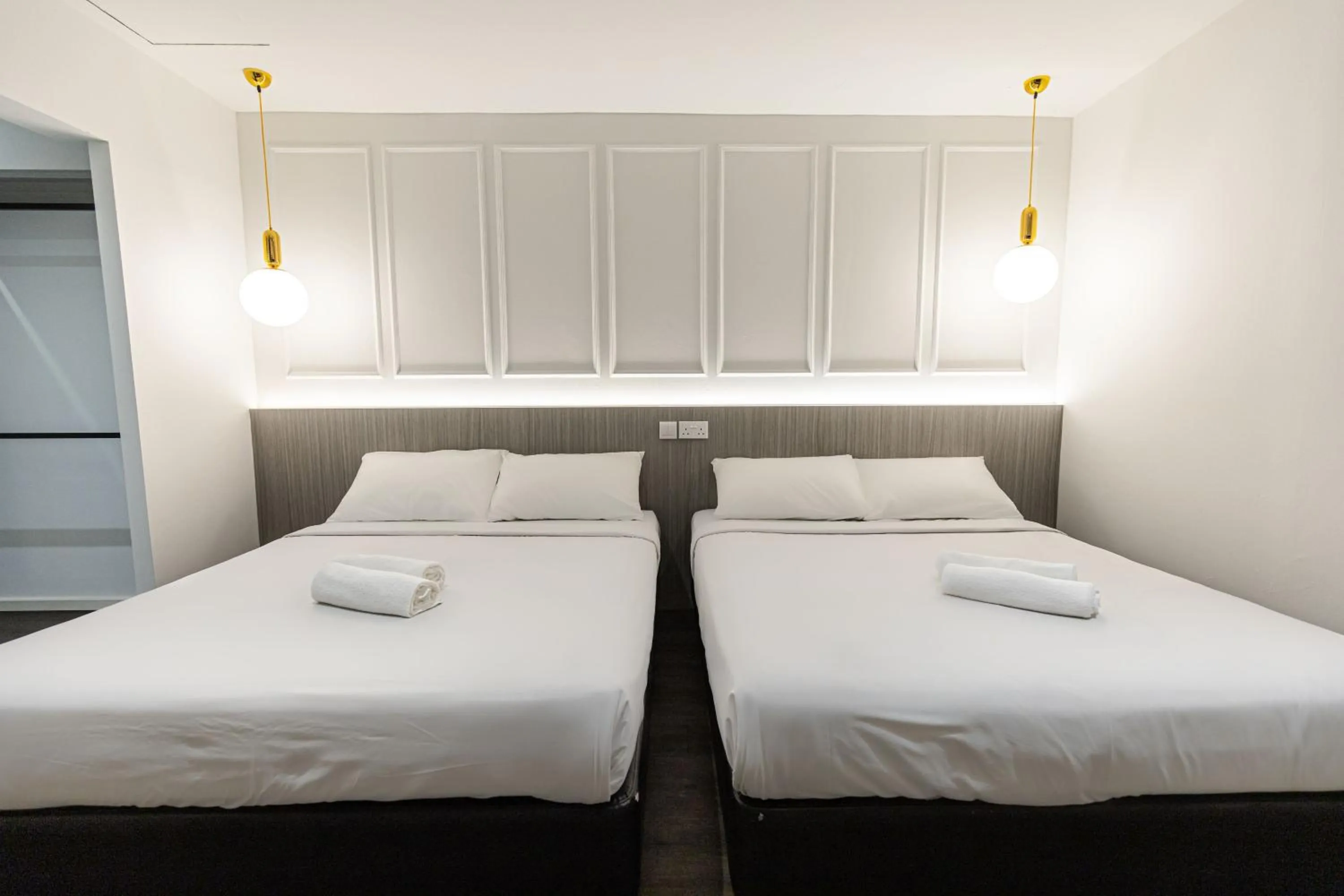 Photo of the whole room in Philip Hotel