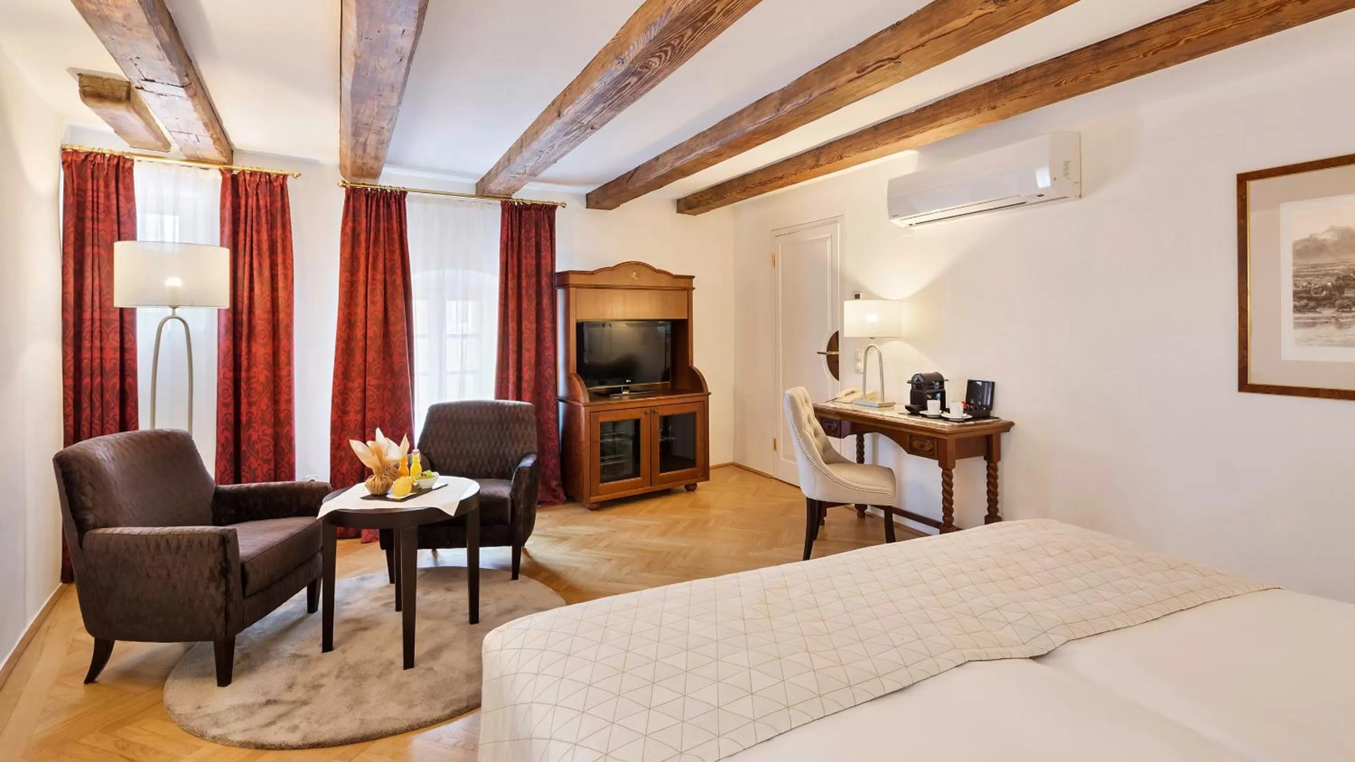 TV and multimedia, Bed in Radisson Blu Hotel Altstadt