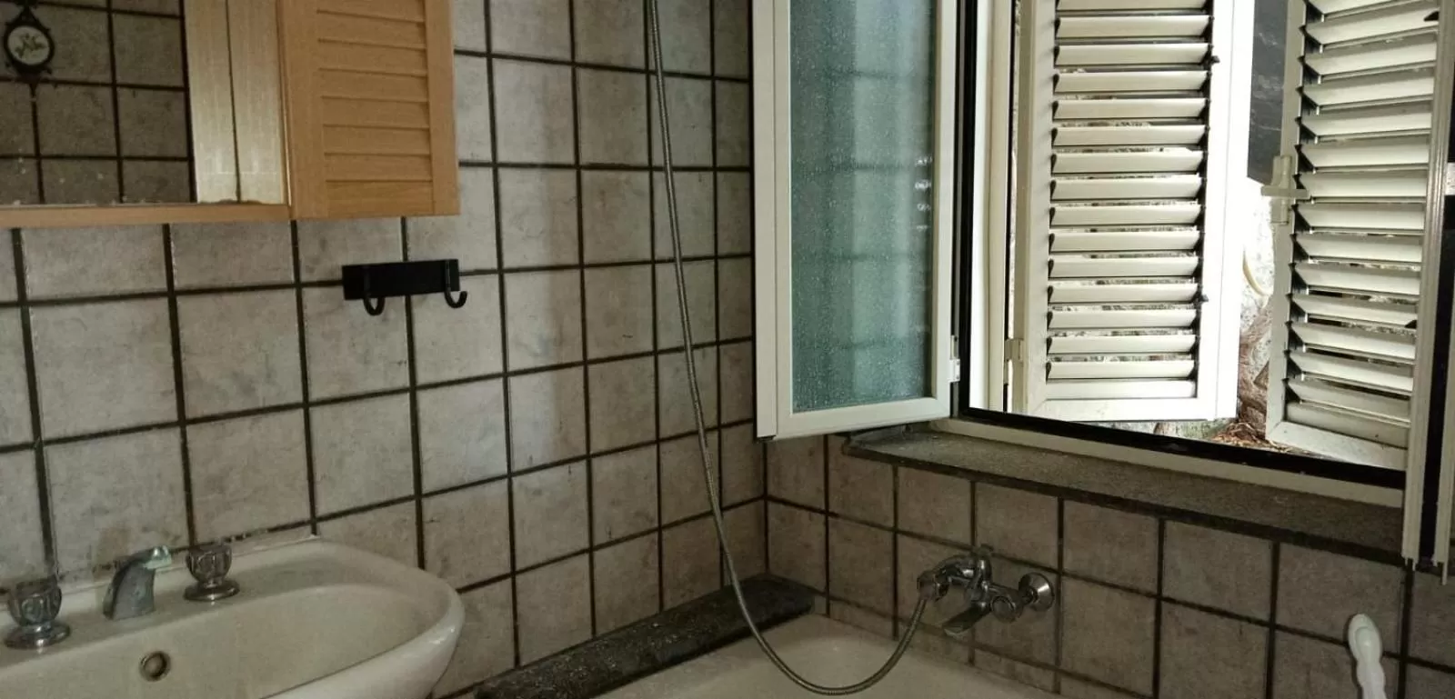 Shower, Bathroom in Aci Brezza di Mare