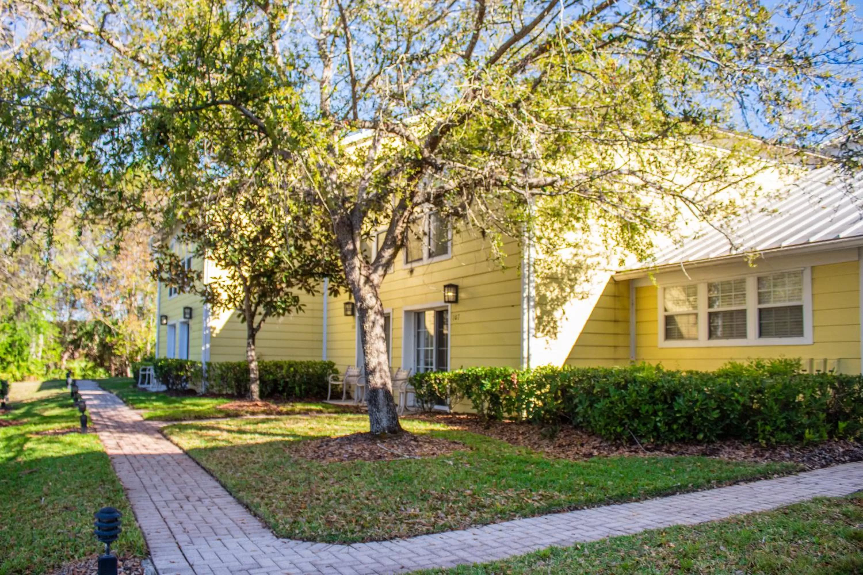 Property building in Barefoot'n Resort