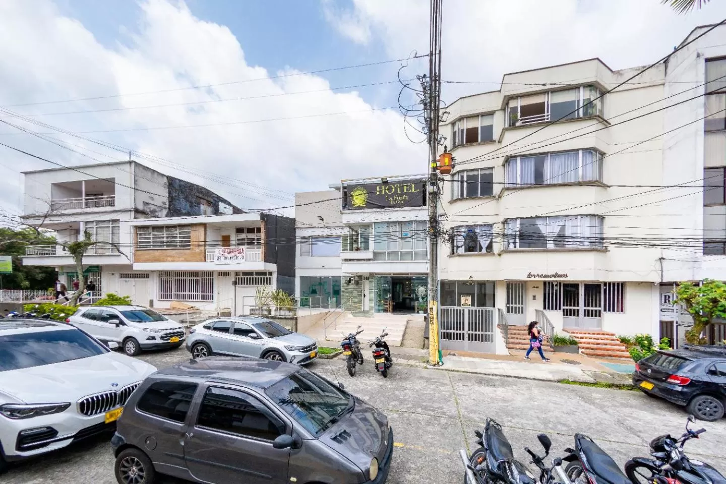 Facade/entrance in La Forêt de Café Hotel
