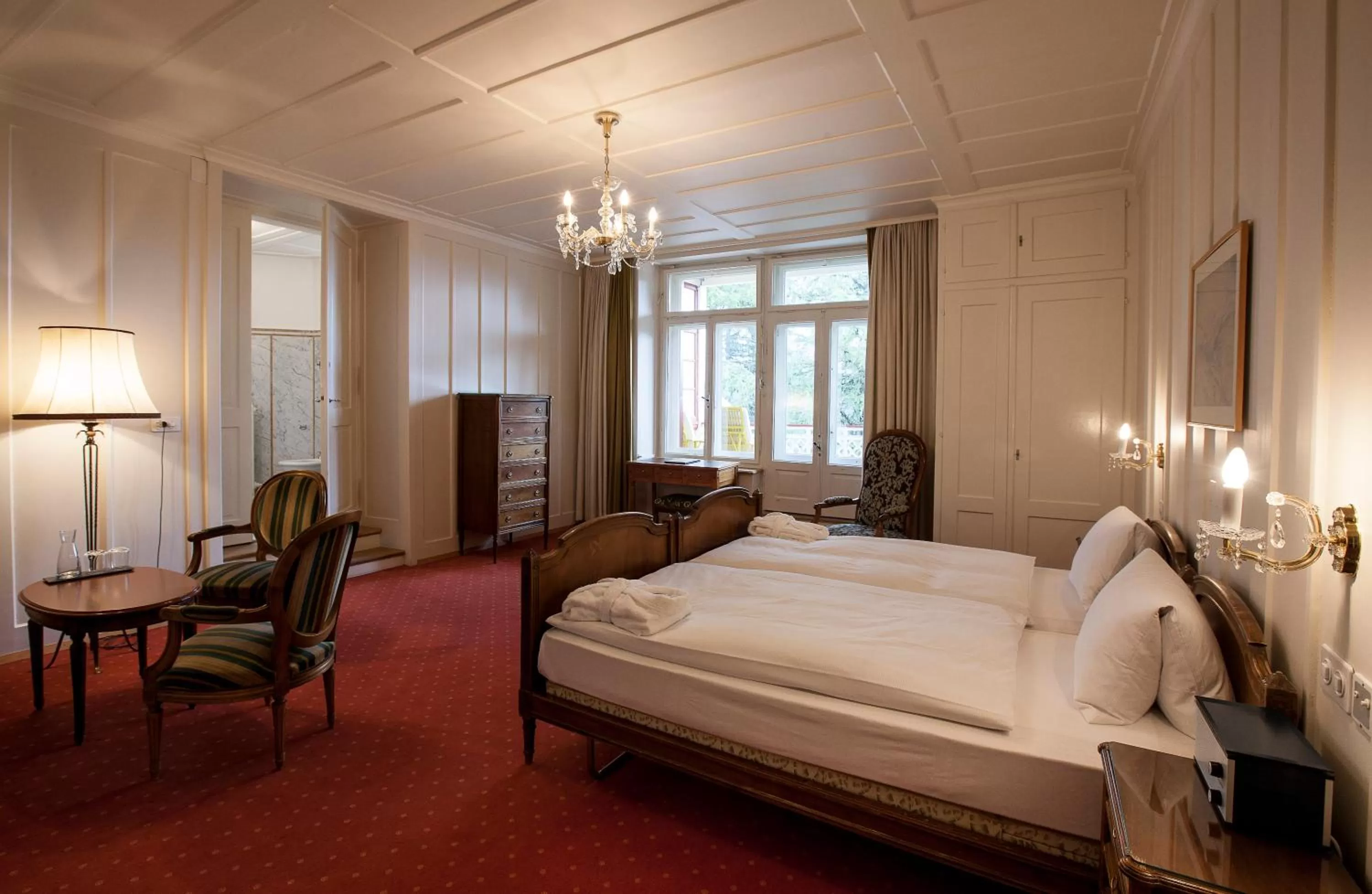 Bathroom, Bed in Schatzalp Hotel