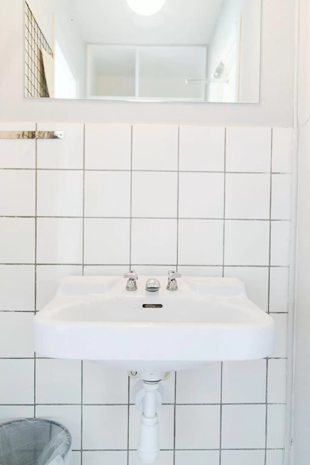  Six-bed room with Shared Bathroom - no Window in SPiS Hotel & Hostel