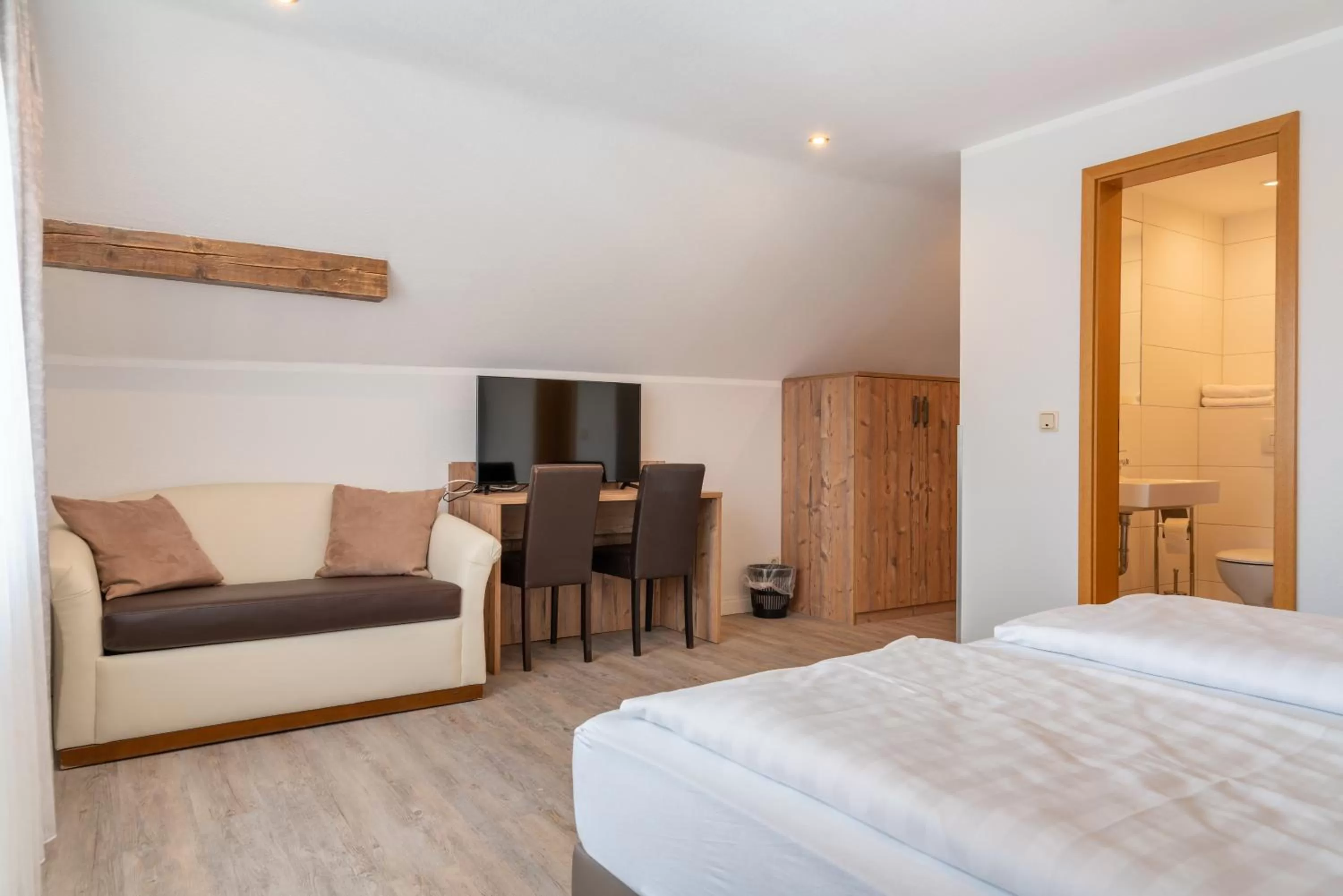 Photo of the whole room, Bed in Bierenbacher Hof