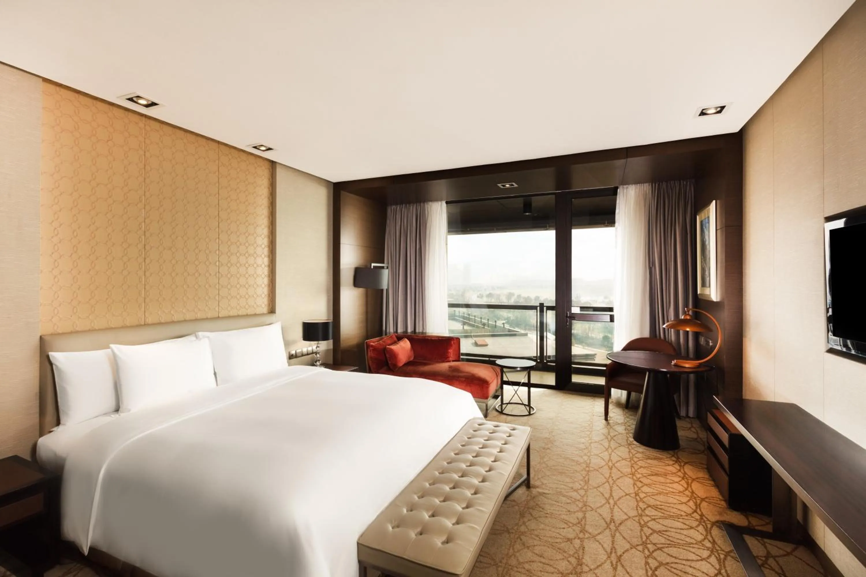 Photo of the whole room, Bed in Crowne Plaza Xuzhou Dalong Lake by IHG
