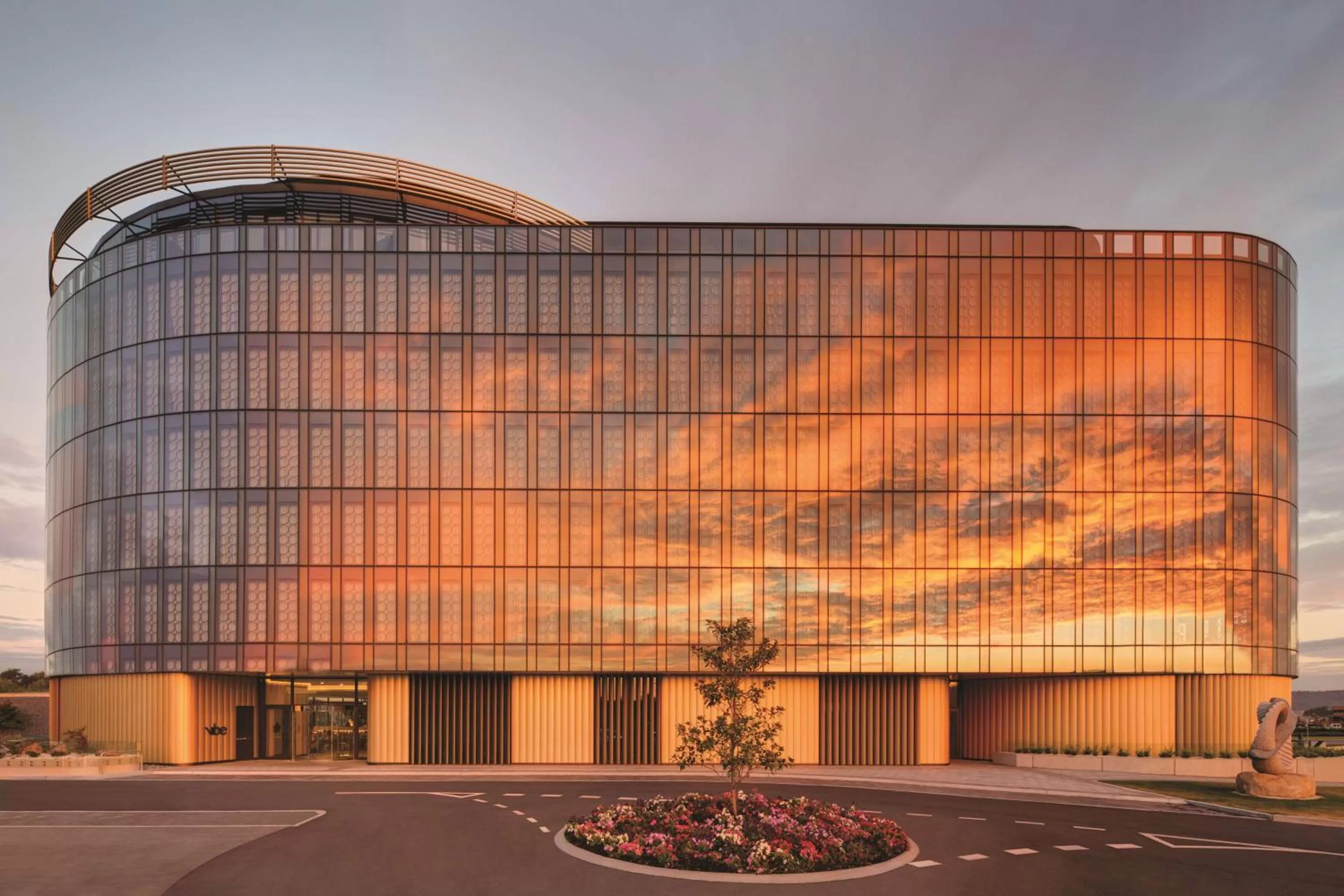 Property building in Vibe Hotel Canberra