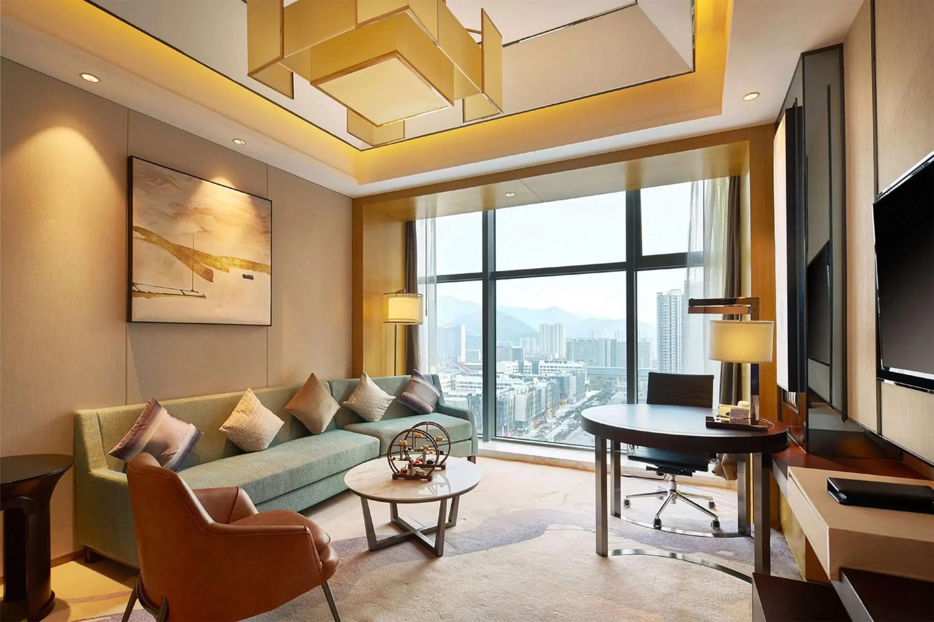 One-Bedroom King Suite with Park View in DoubleTree By Hilton Ningbo Beilun One-Bedroom King Suite with Park View in DoubleTree By Hilton Ningbo Beilun