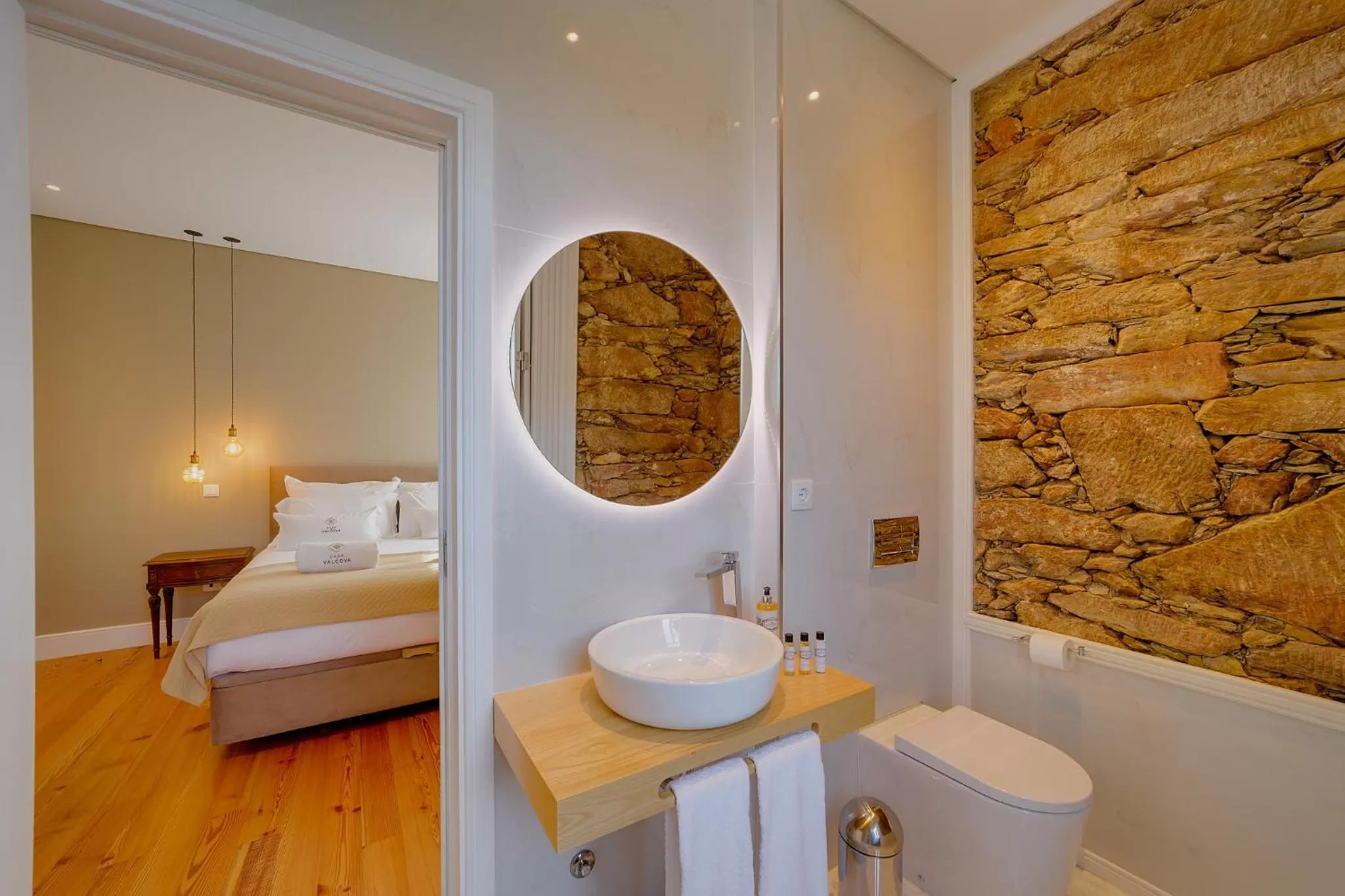 Bathroom, Bed in Casa de Valcova - Boutique Hotel