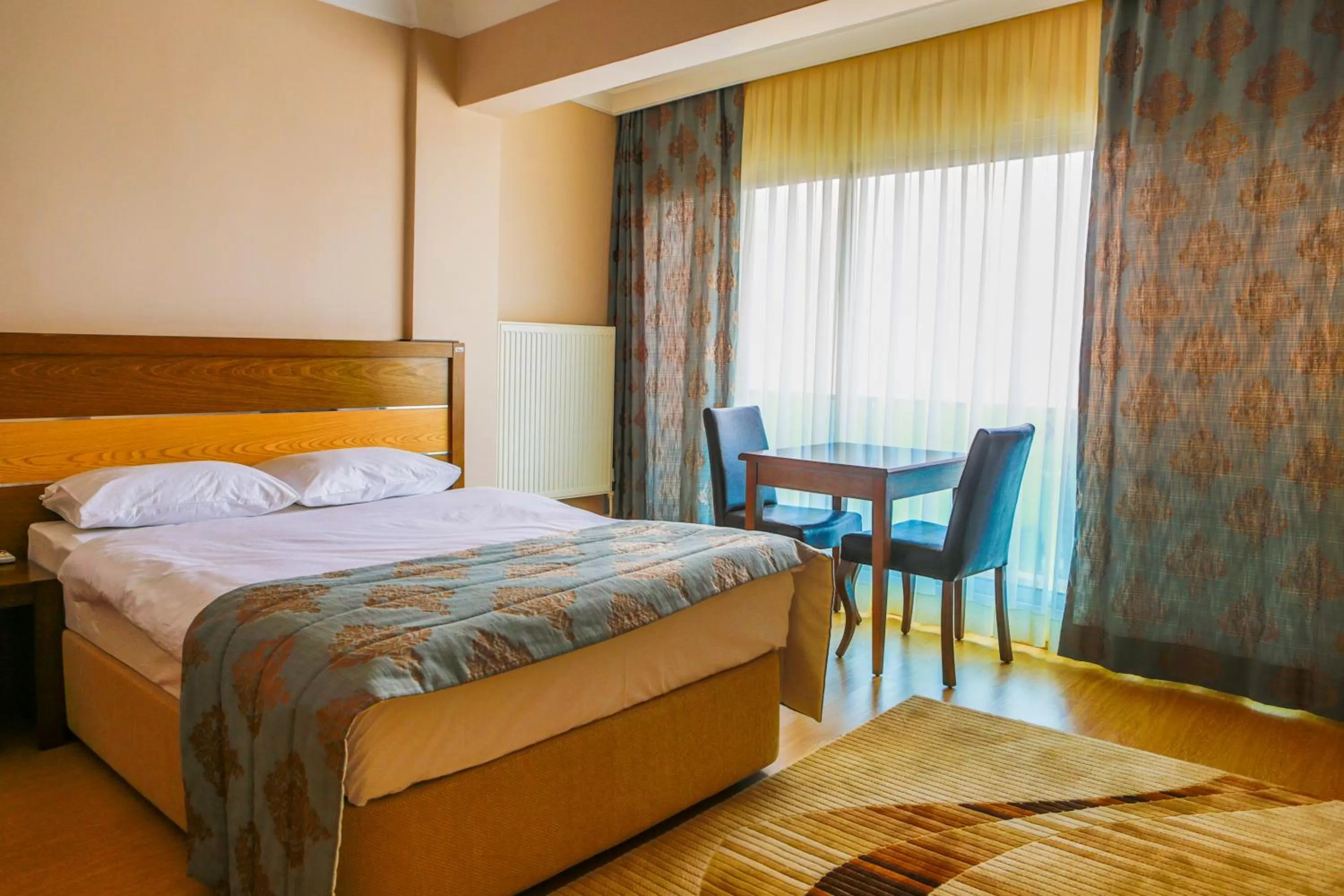 Day, Bed in Perla Hotel