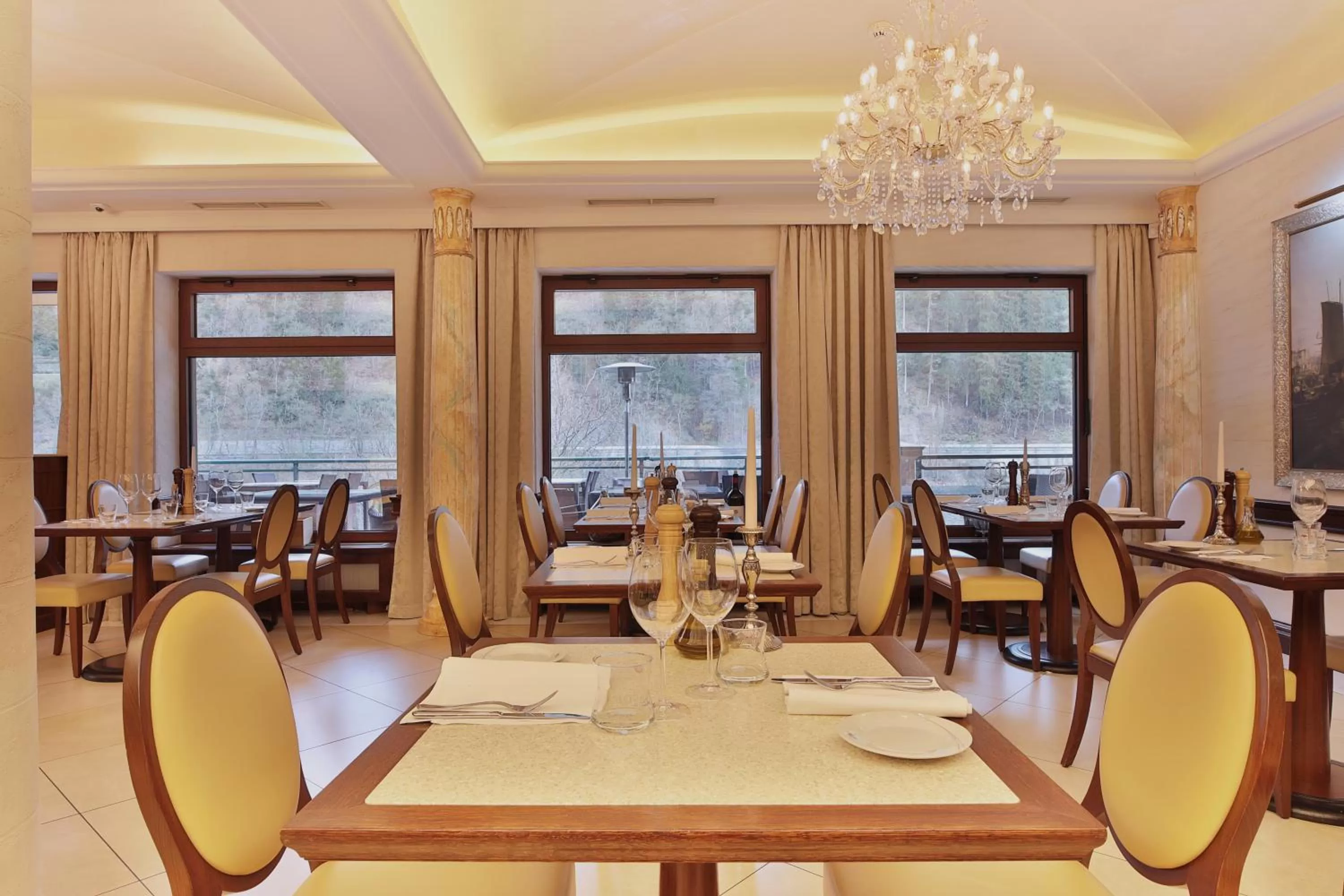 Restaurant/places to eat in Retro Riverside Wellness Resort