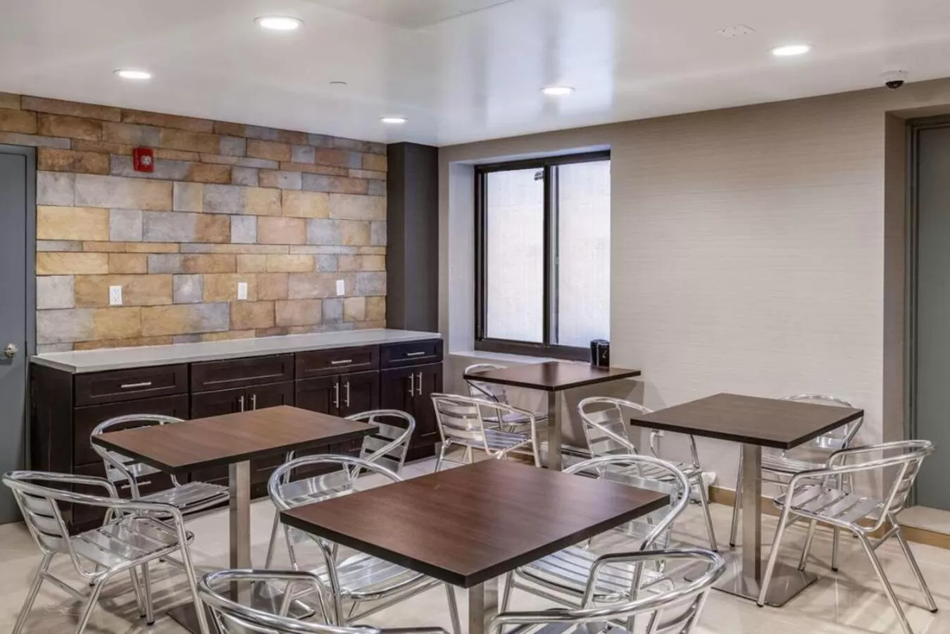 Breakfast in Umbrella Hotel Brooklyn