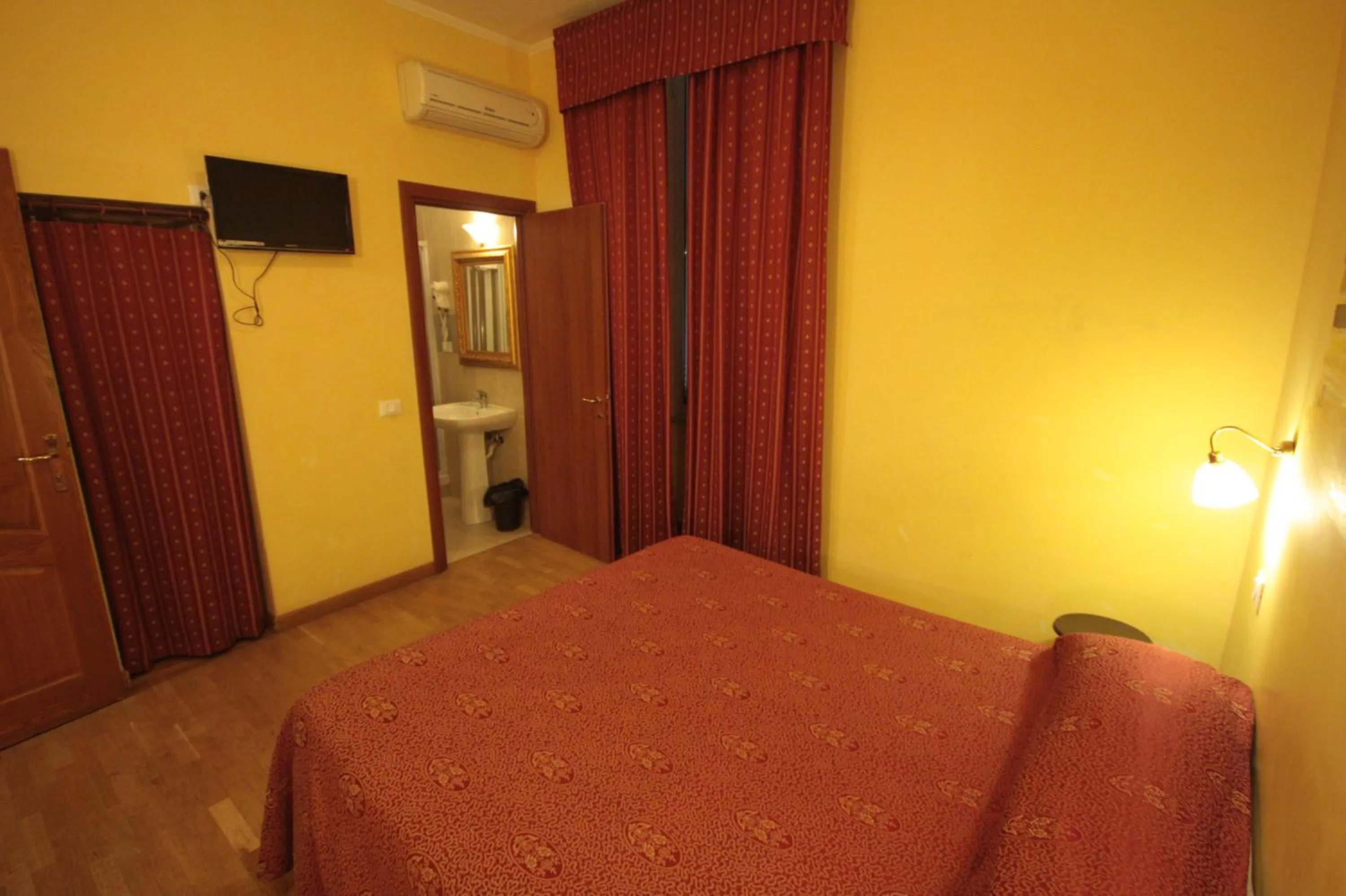 Bed in Hotel Termini