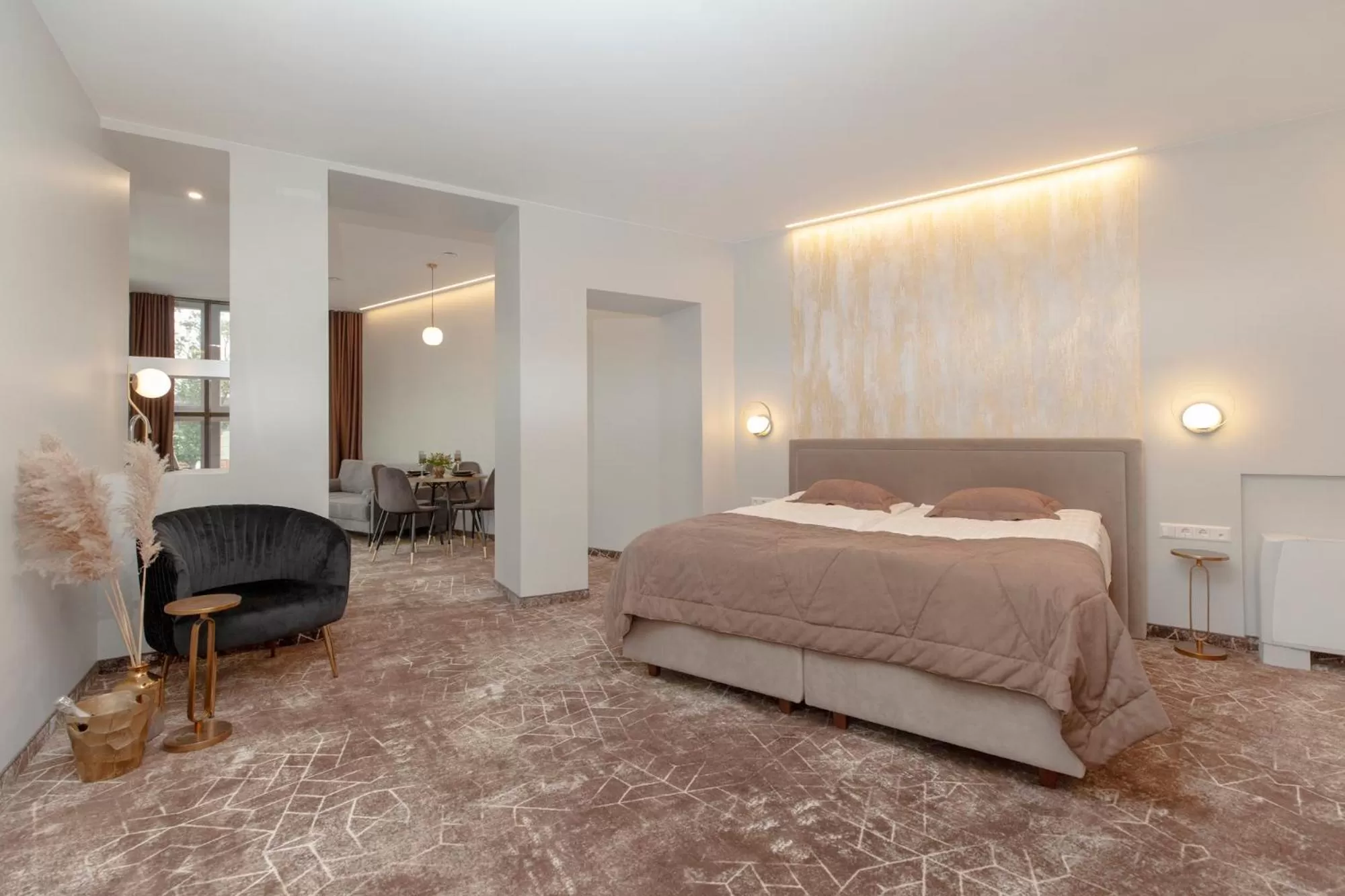 Photo of the whole room, Bed in Old Mill Comfort