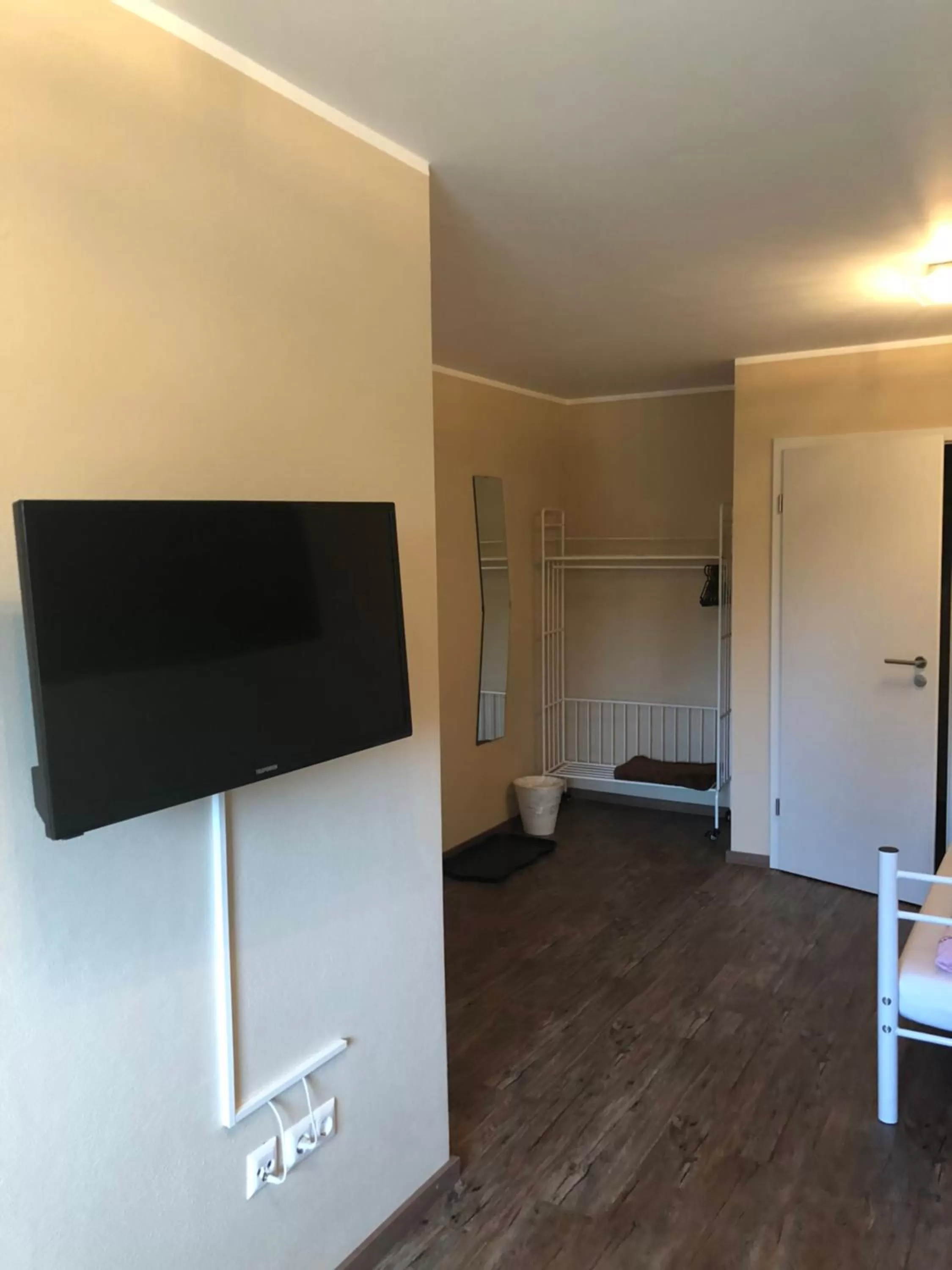 Photo of the whole room in Motel Füssen im Allgäu