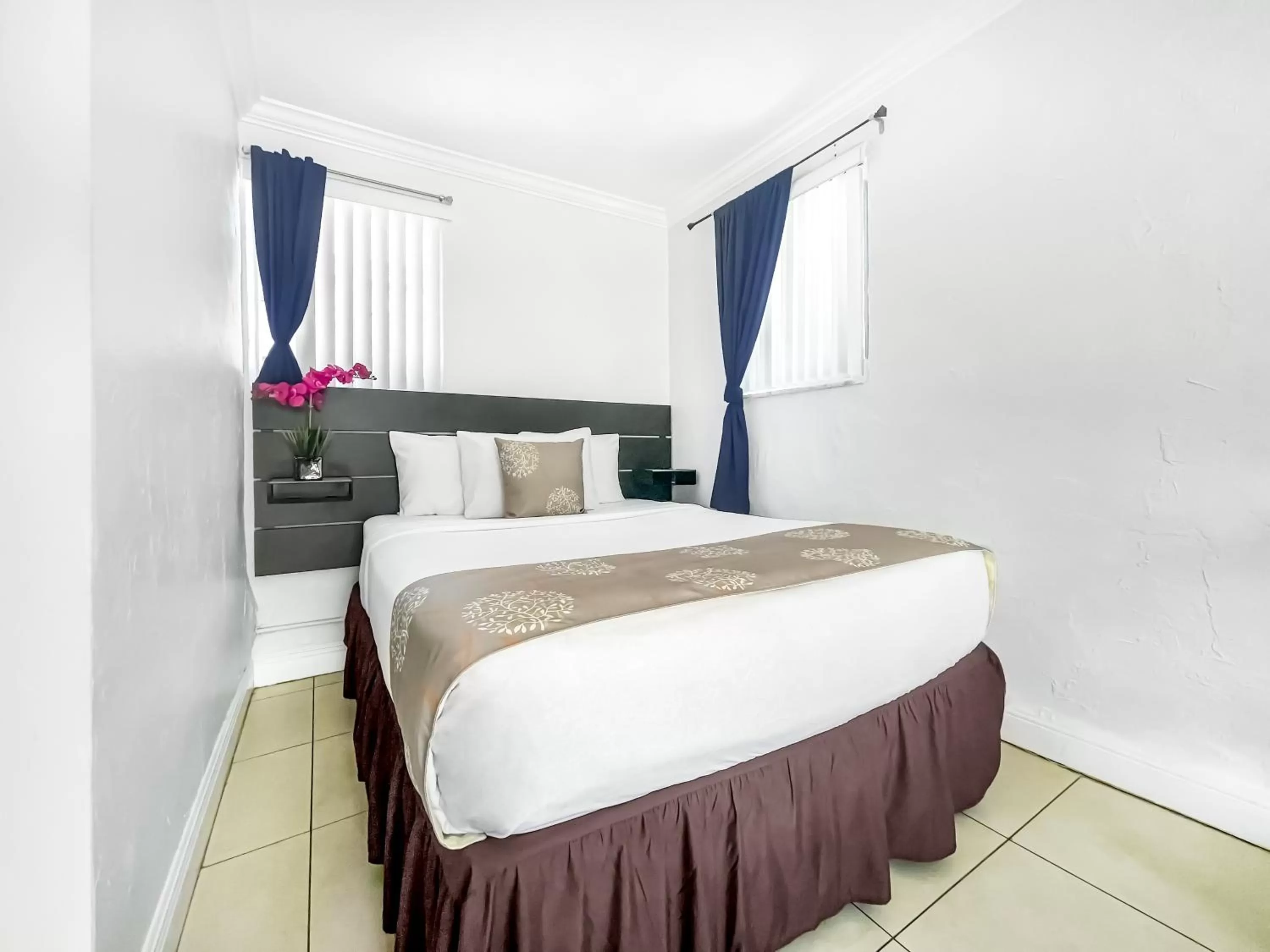 Bed in Hollywood Beach Hotels