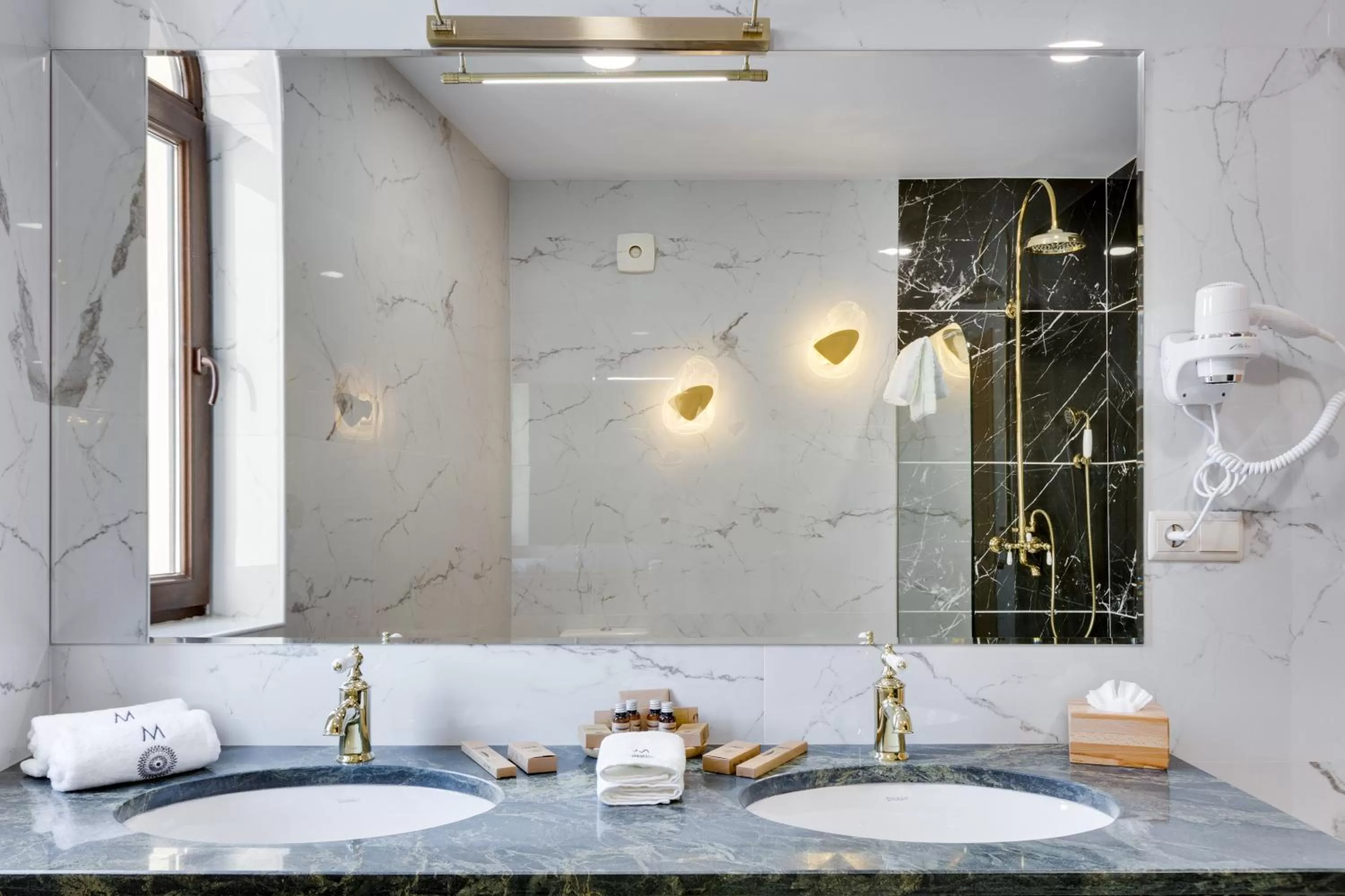 Shower in Mukhrantubani Boutique Hotel