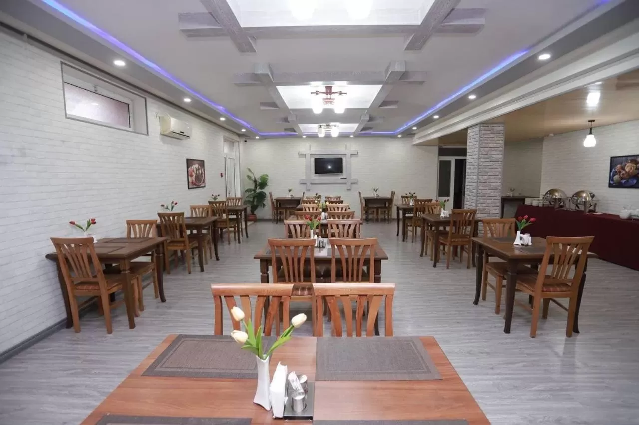 Restaurant/Places to Eat in Comfort Hotel