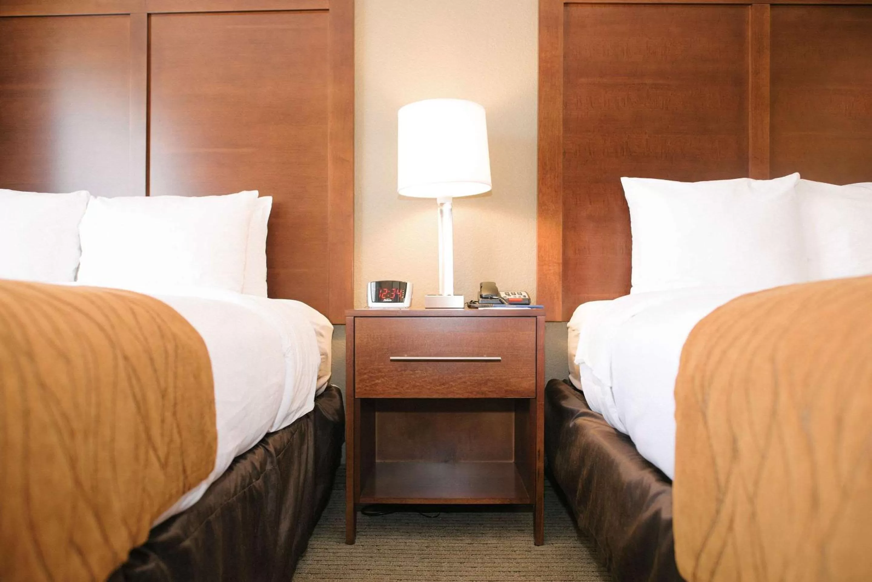 Photo of the whole room, Bed in Comfort Inn & Suites