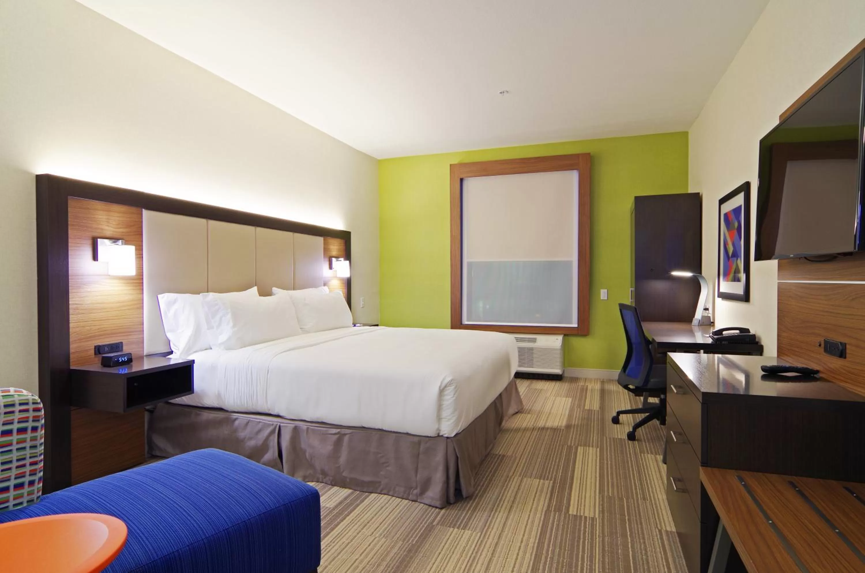Photo of the whole room, Bed in Holiday Inn Express & Suites - Phoenix North - Scottsdale by IHG