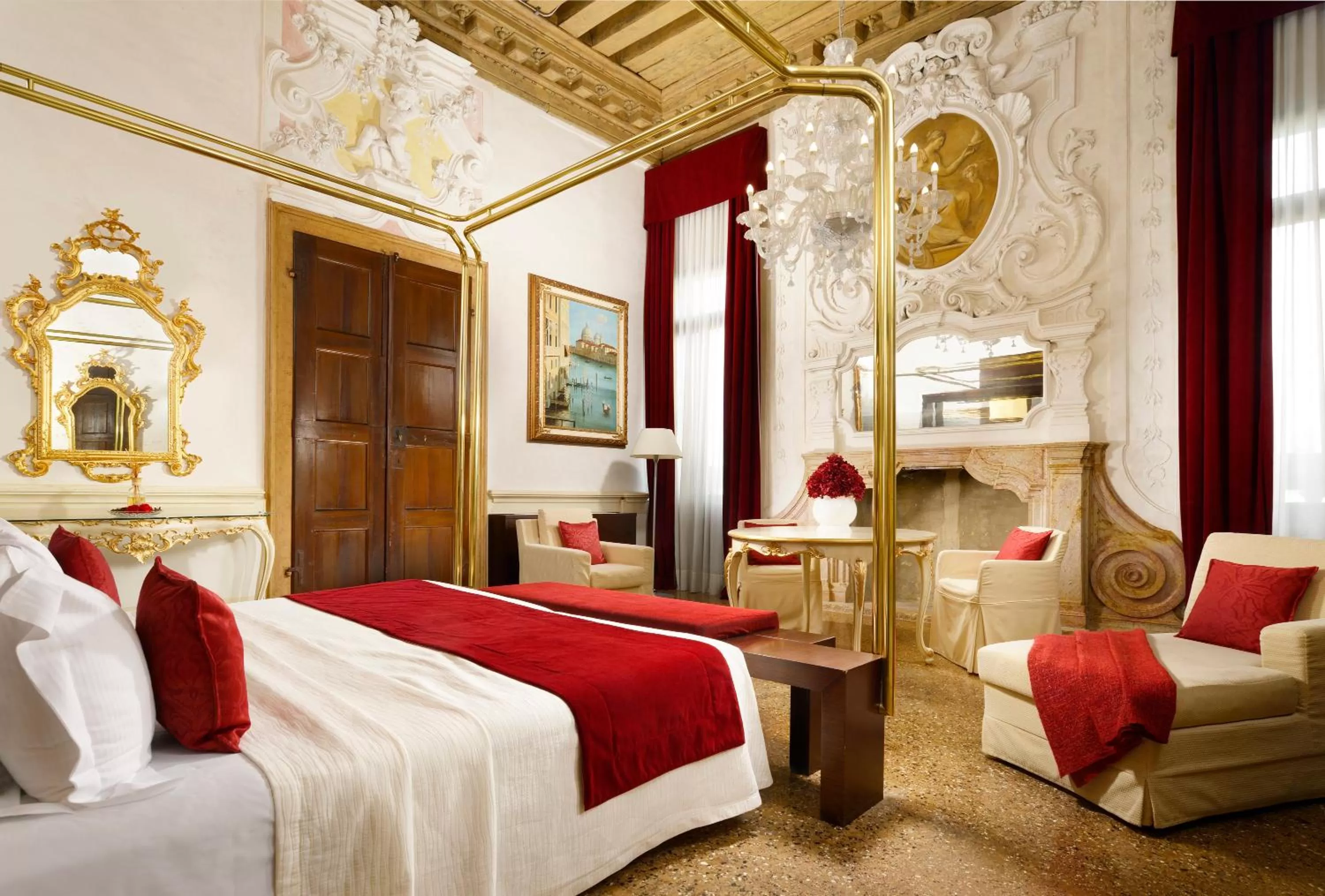 Suite with Canal View in Hotel Palazzo Giovanelli e Gran Canal