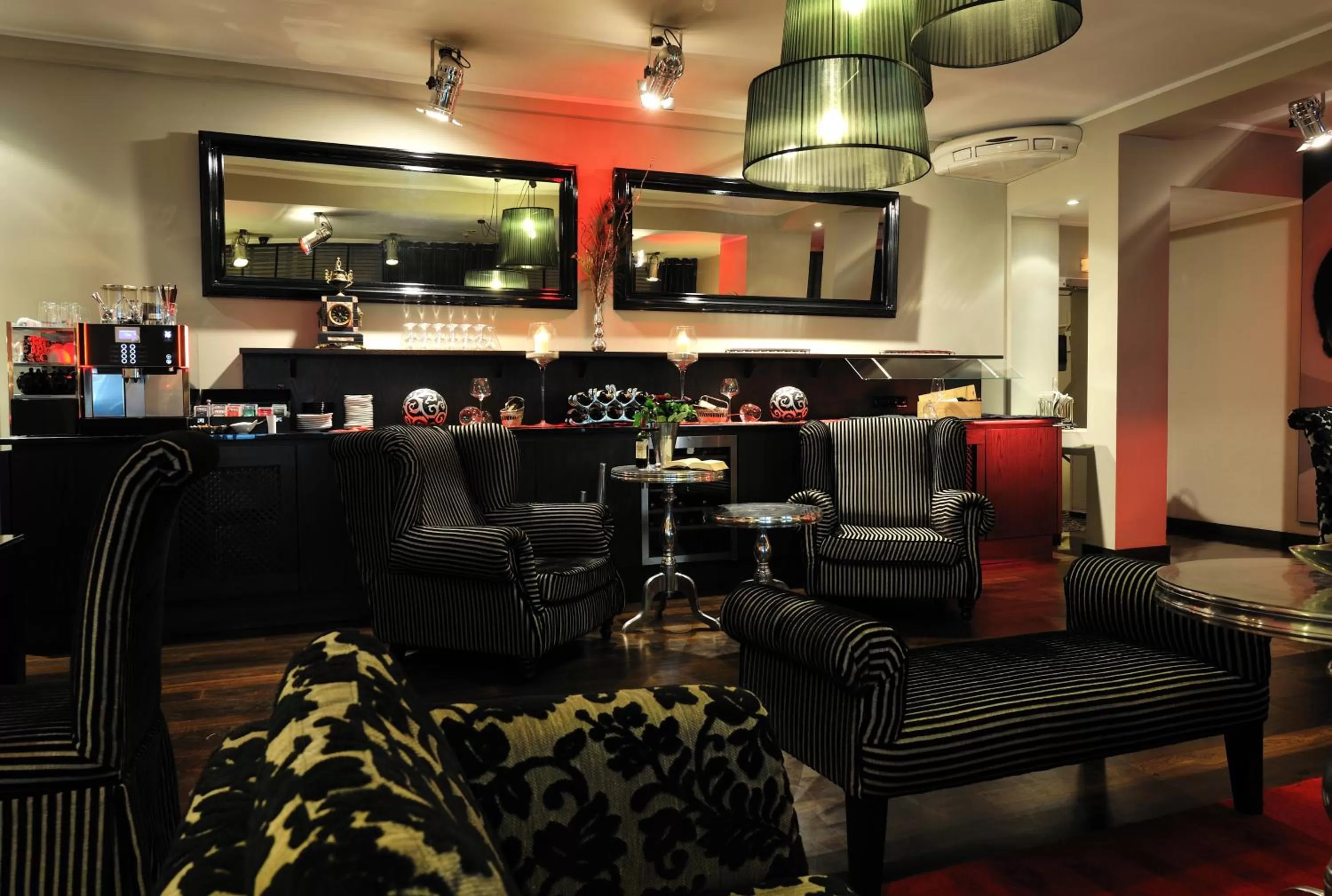 Restaurant/places to eat in Stage47