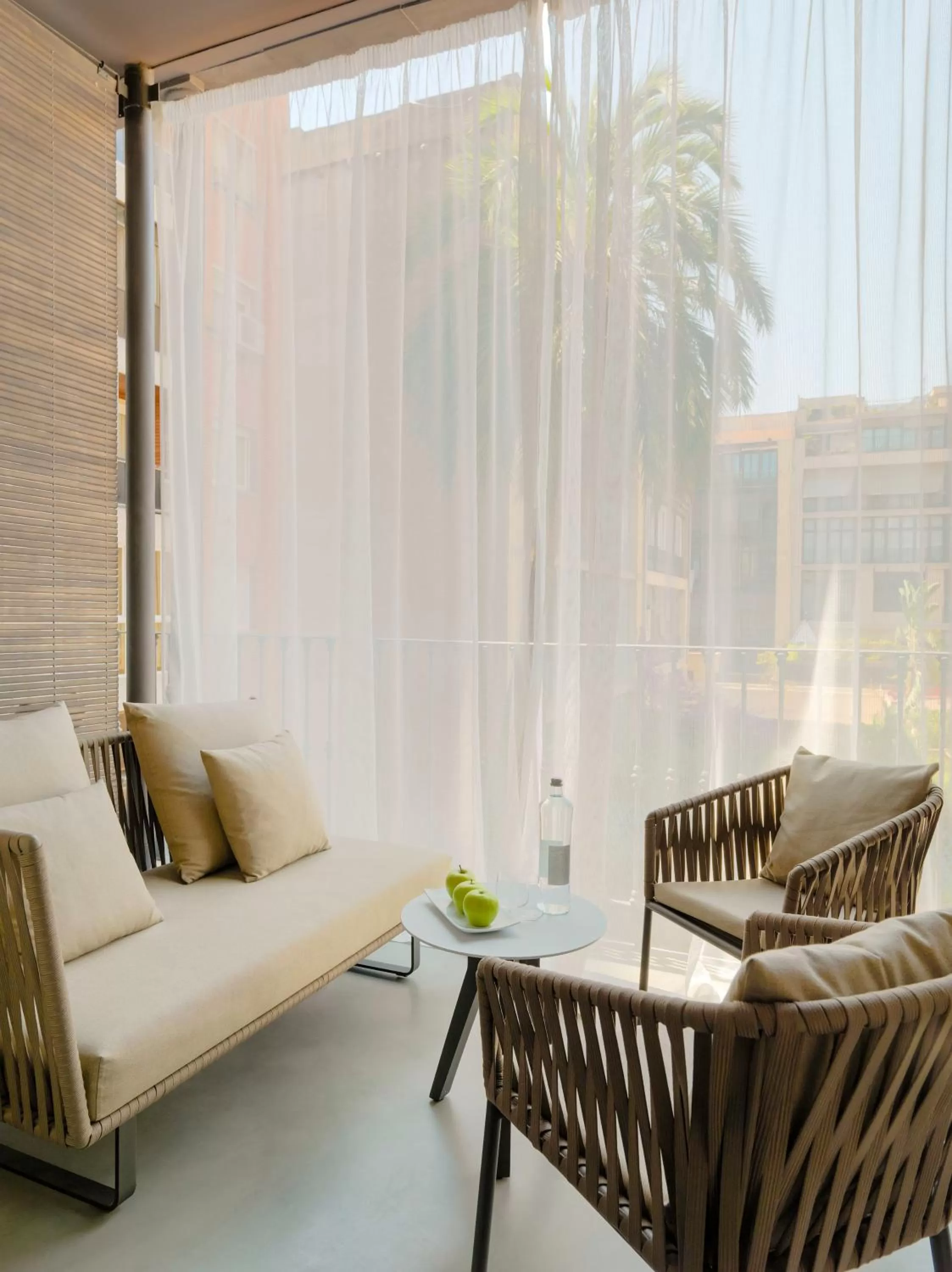 Balcony/Terrace in H10 Urquinaona Plaza