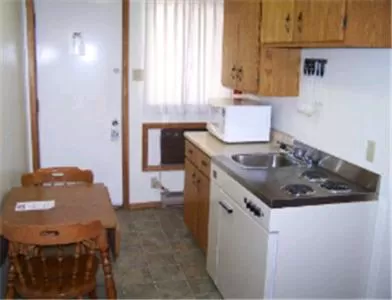 Kitchen/Kitchenette in Elk Point Motel & RV Park