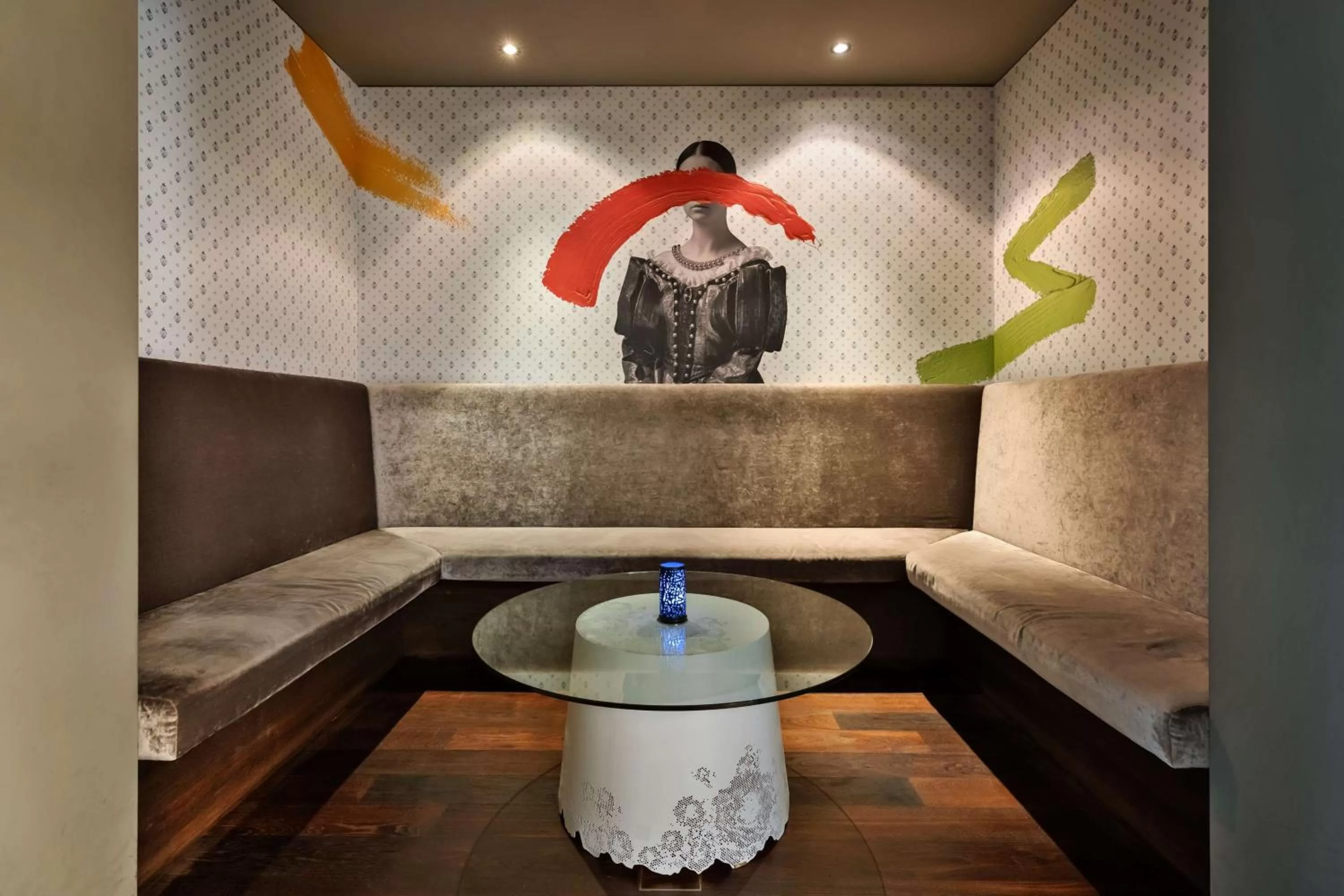 Lounge or bar in Doubletree by Hilton Vienna Schonbrunn